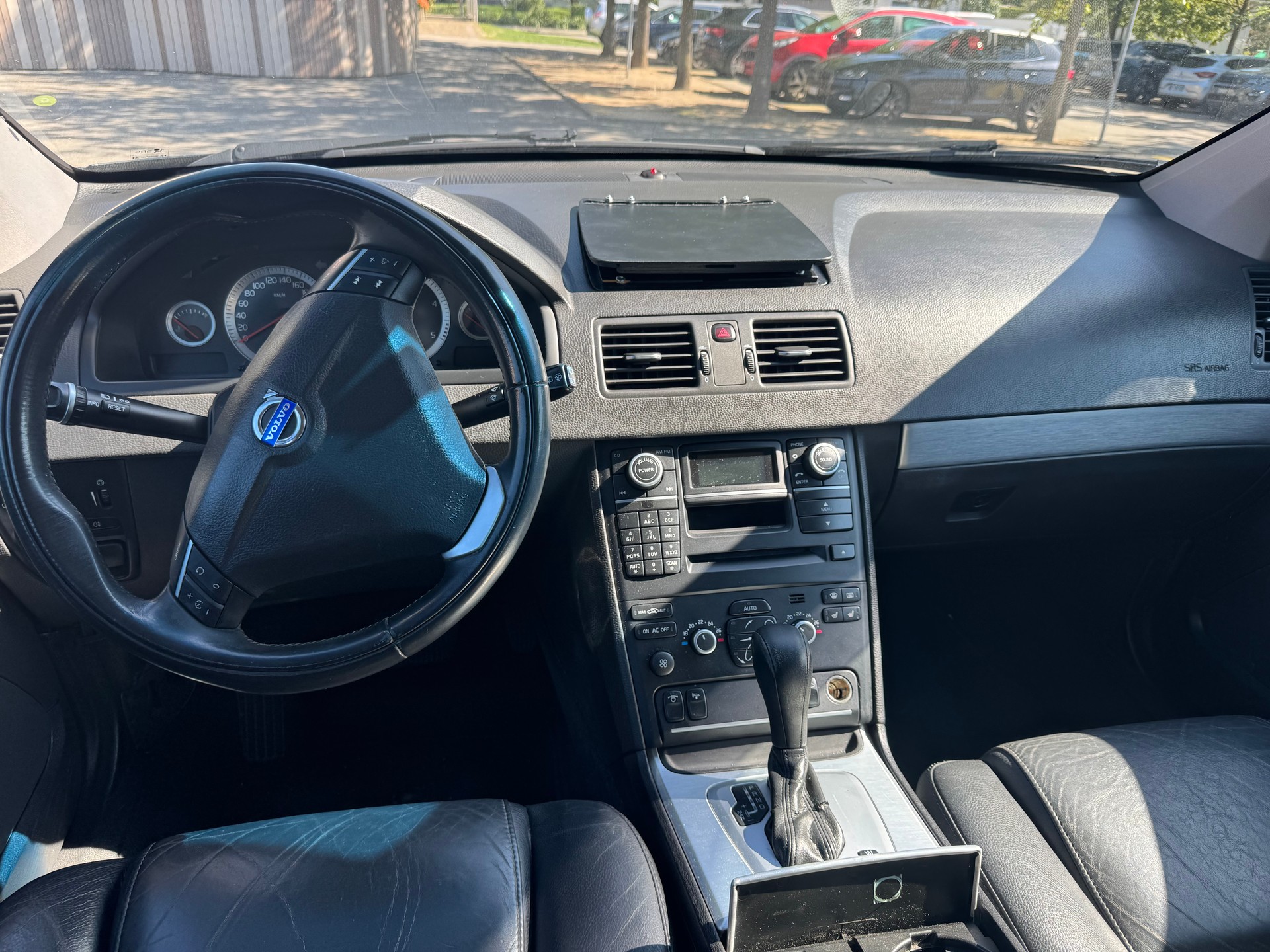VOLVO 2.4 D5 Executive 7P. AWD-image-3