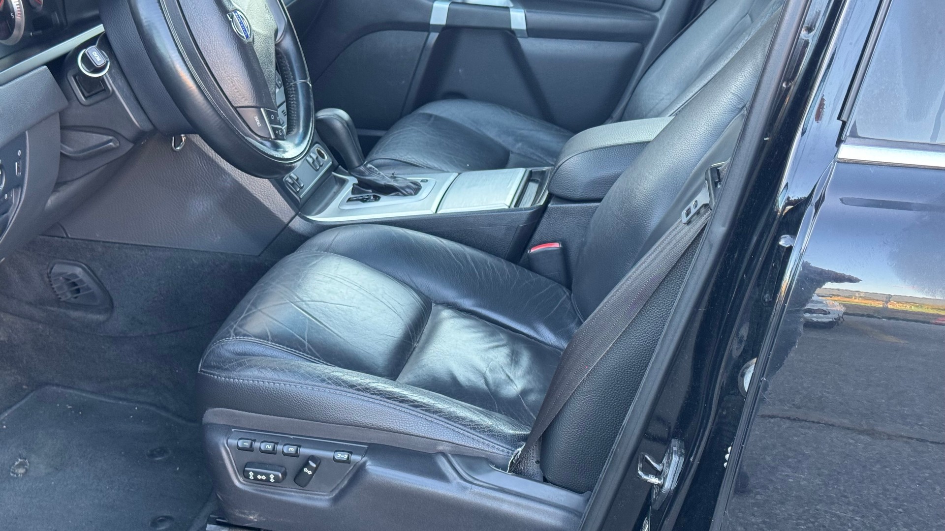 VOLVO 2.4D5 Executive 7P. AWD-image-2