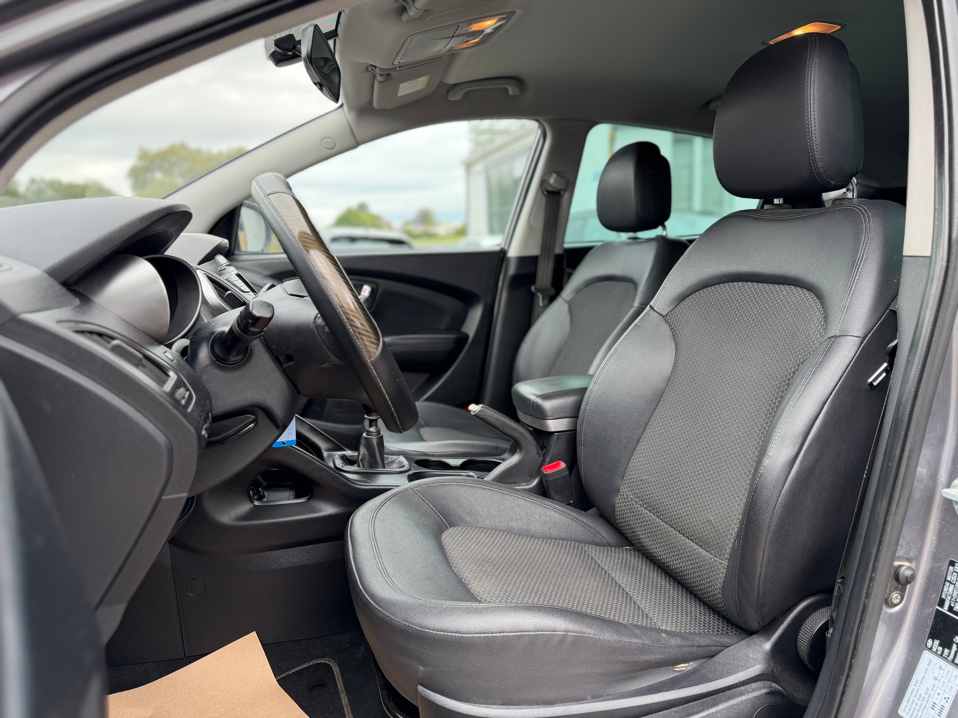 HYUNDAI iX 35 2.0 CRDi Premium 4WD-image-6