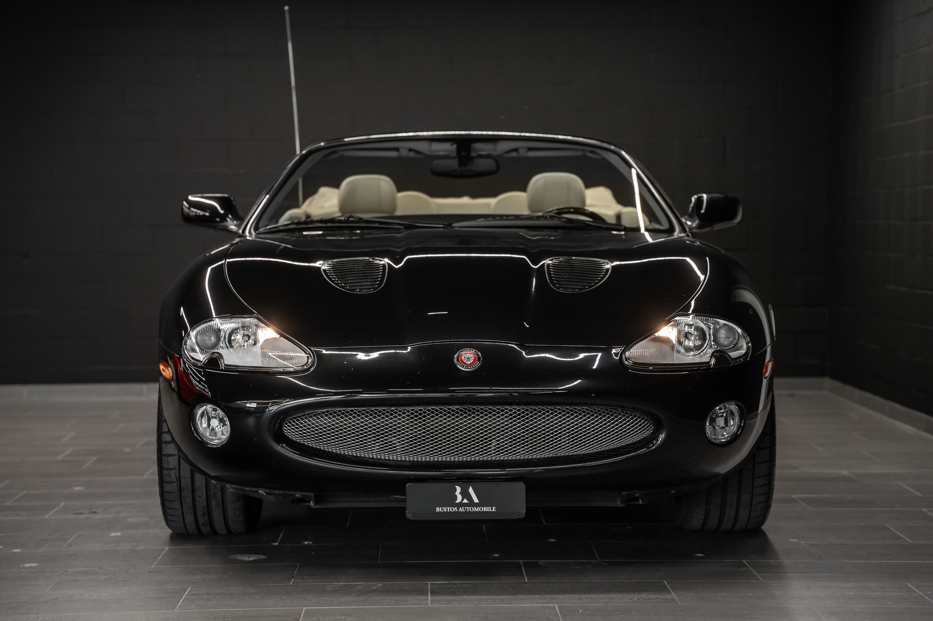 JAGUAR XKR S/C Convertible / Automat / Sammlerzustand / Ab Mfk / Ab Service-image-5