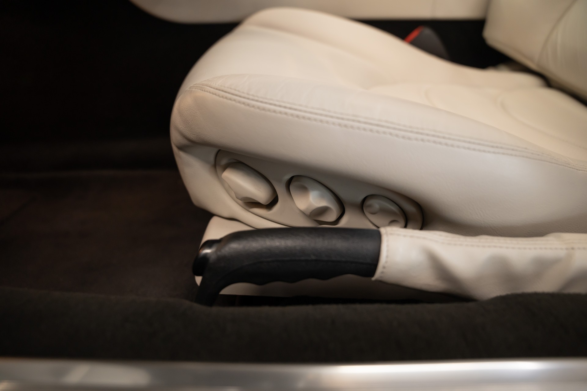 JAGUAR XKR S/C Convertible / Automat / Sammlerzustand / Ab Mfk / Ab Service-image-13