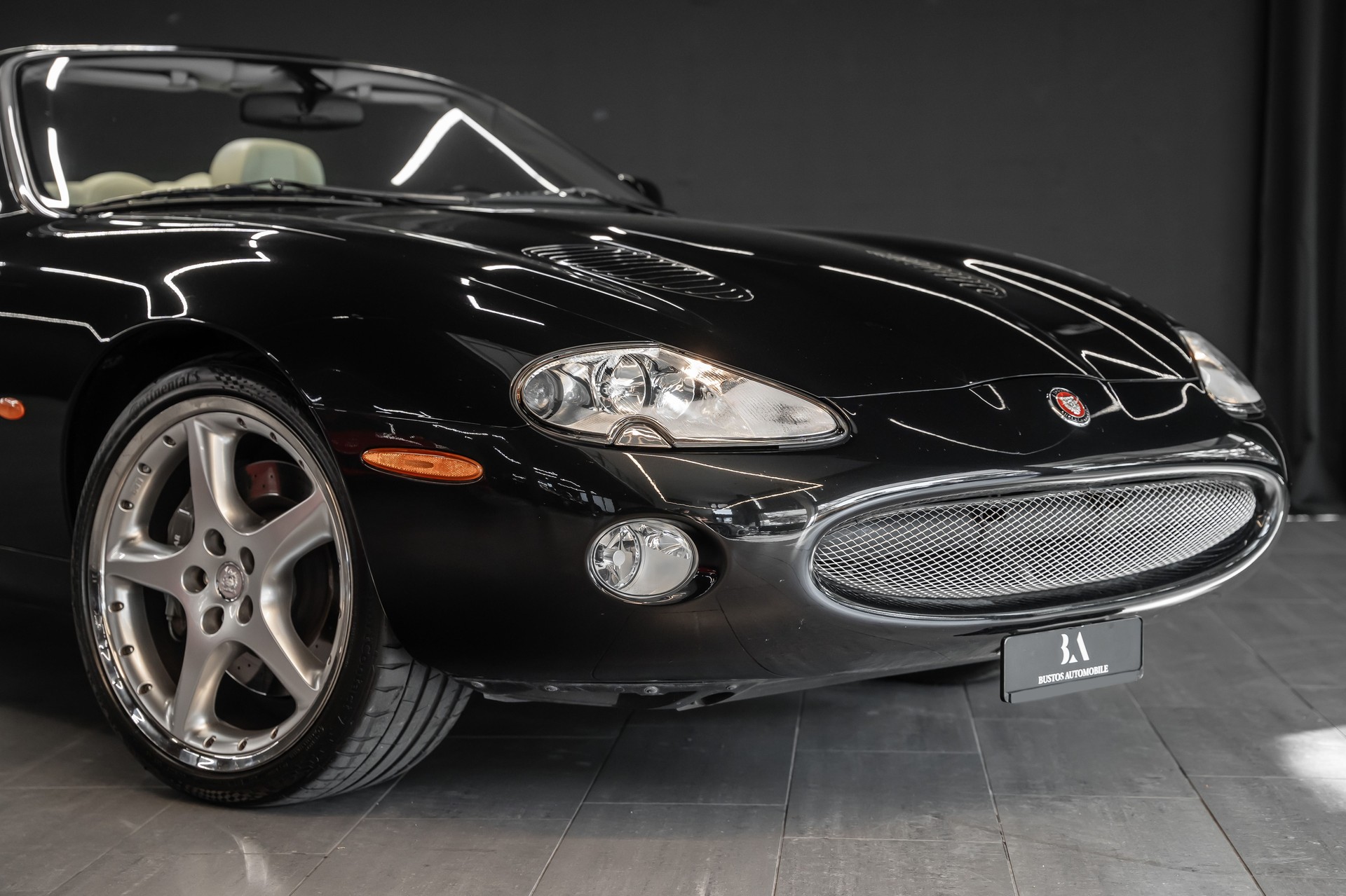 JAGUAR XKR S/C Convertible / Automat / Sammlerzustand / Ab Mfk / Ab Service-image-1