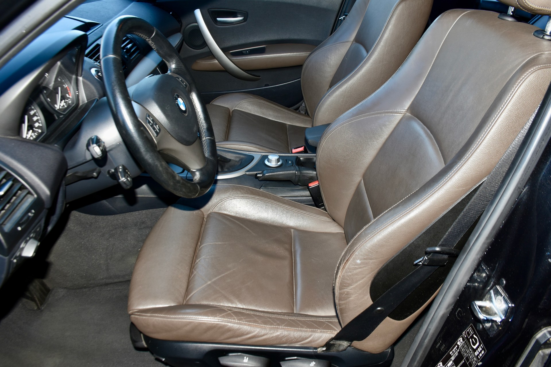 BMW 130i-image-5