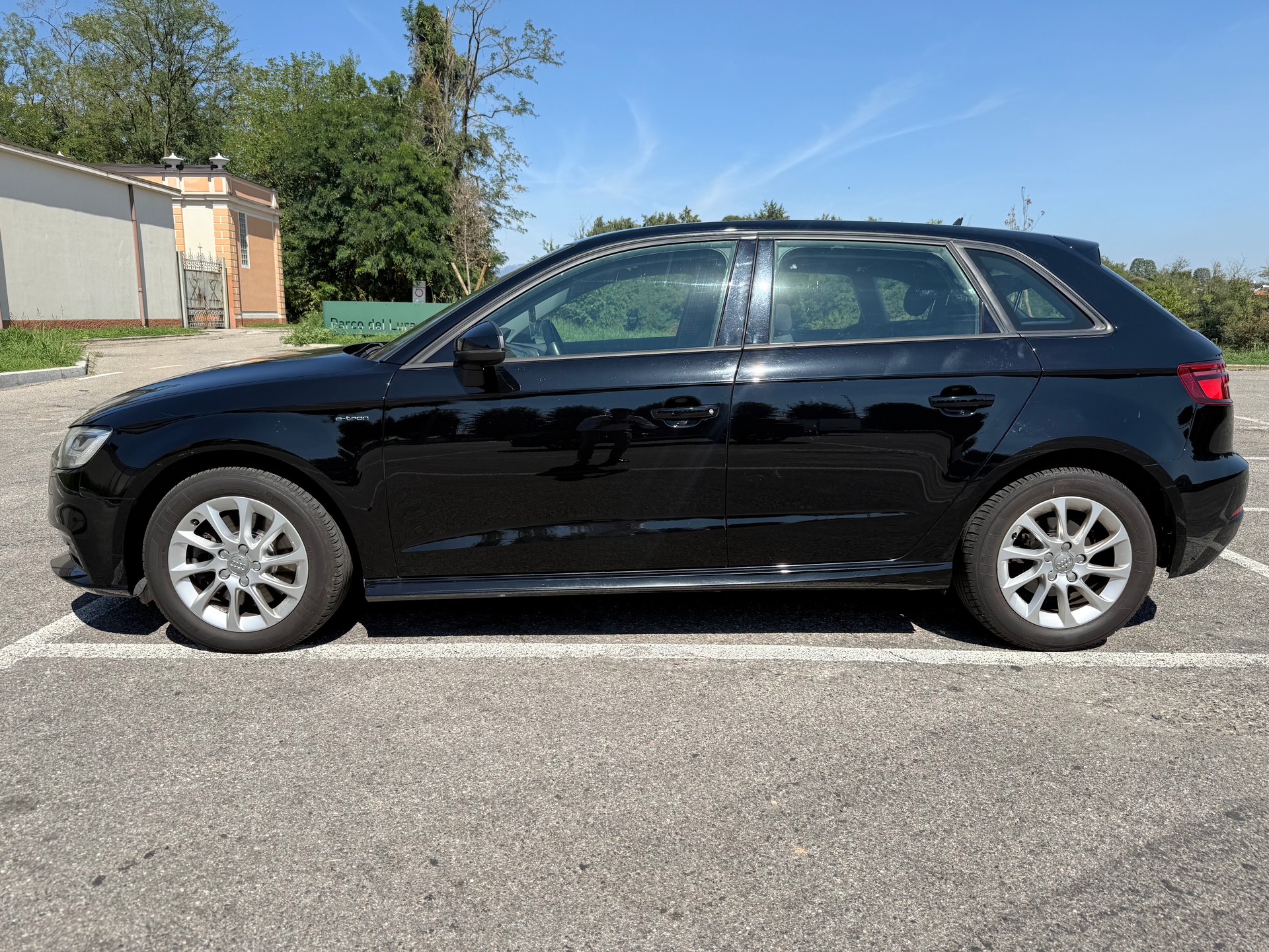 AUDI 1.4 T FSI e-tron S-Tronic-image-6