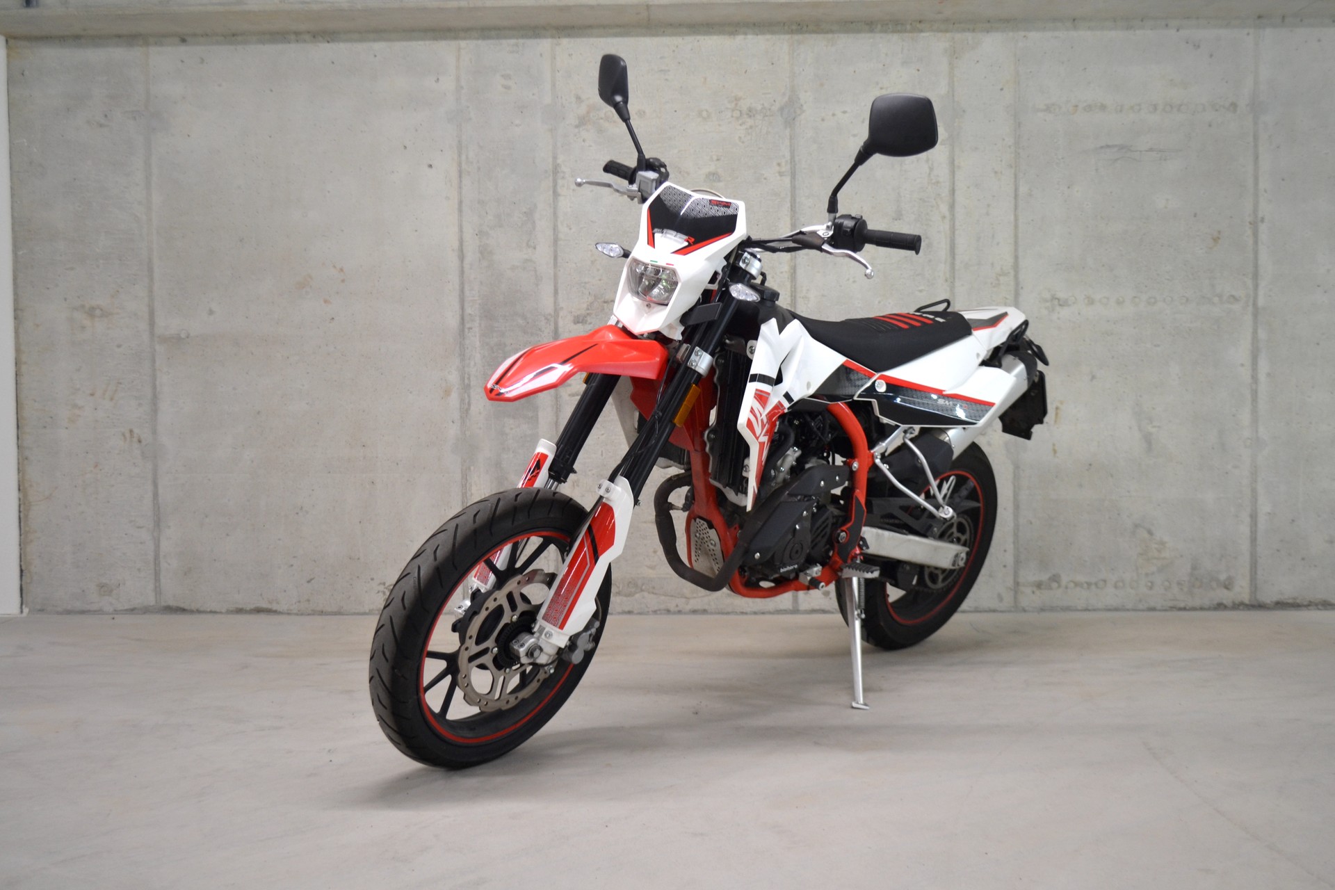 SWM SM 125 R-showroom-element-1