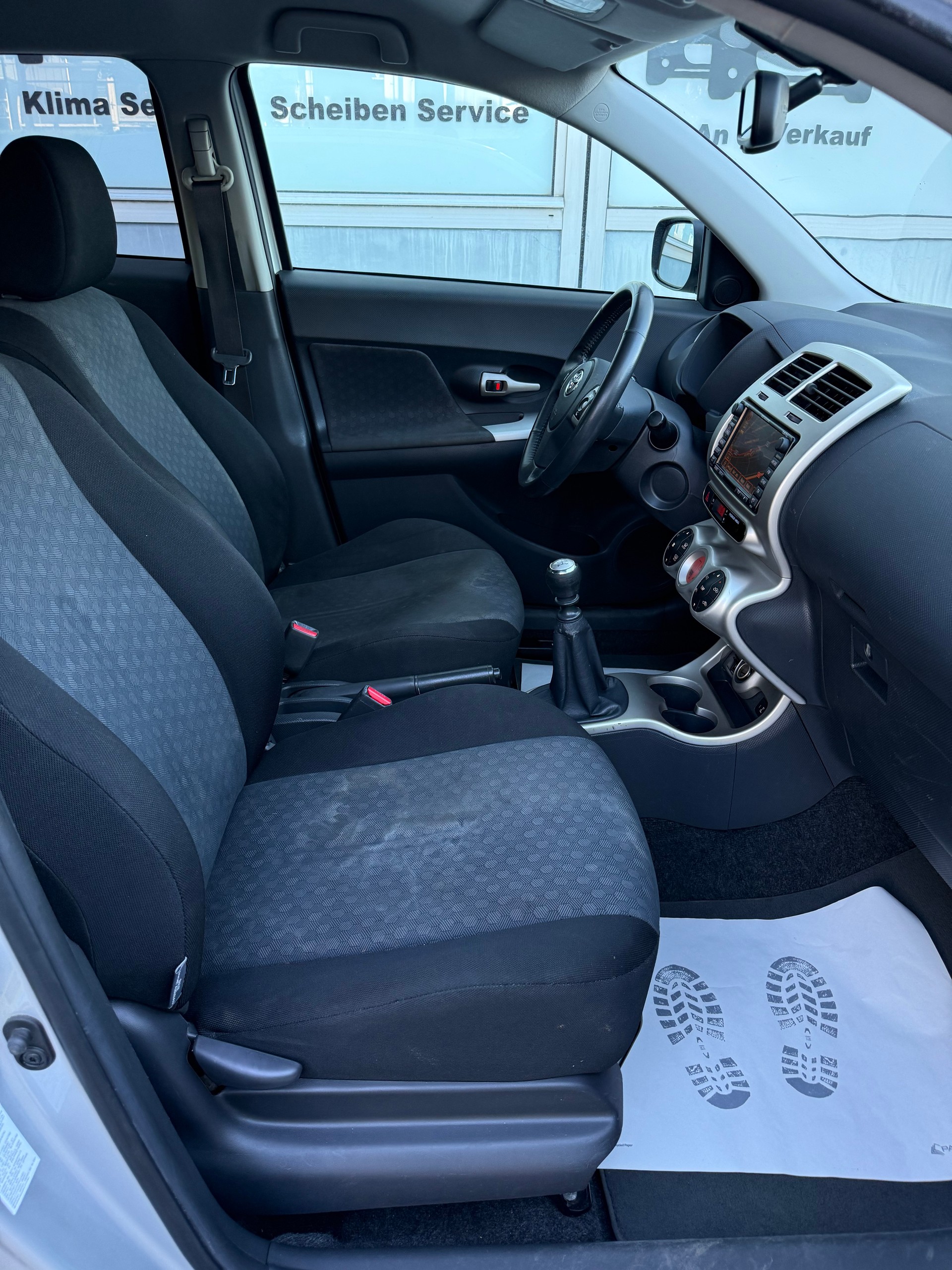 TOYOTA UrbanCruiser 1.4 D-4D Linea Sol 4WD || Frisch ab MFK-image-12