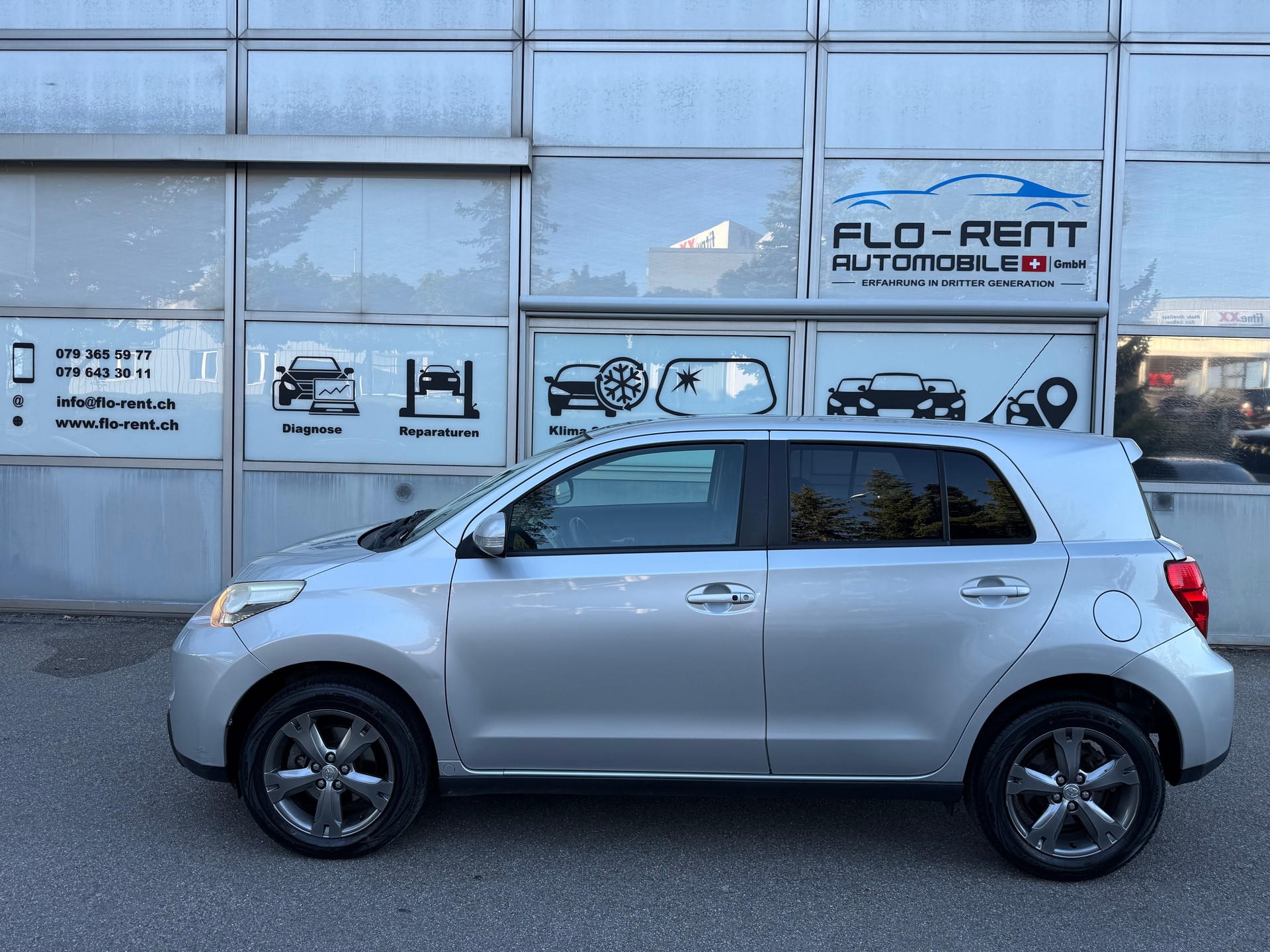 TOYOTA UrbanCruiser 1.4 D-4D Linea Sol 4WD || Frisch ab MFK-image-1