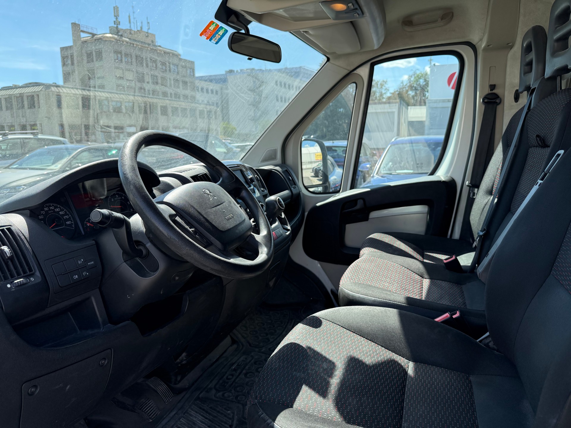 PEUGEOT Boxer 2.0 HDI 330 Active L1H1-image-6
