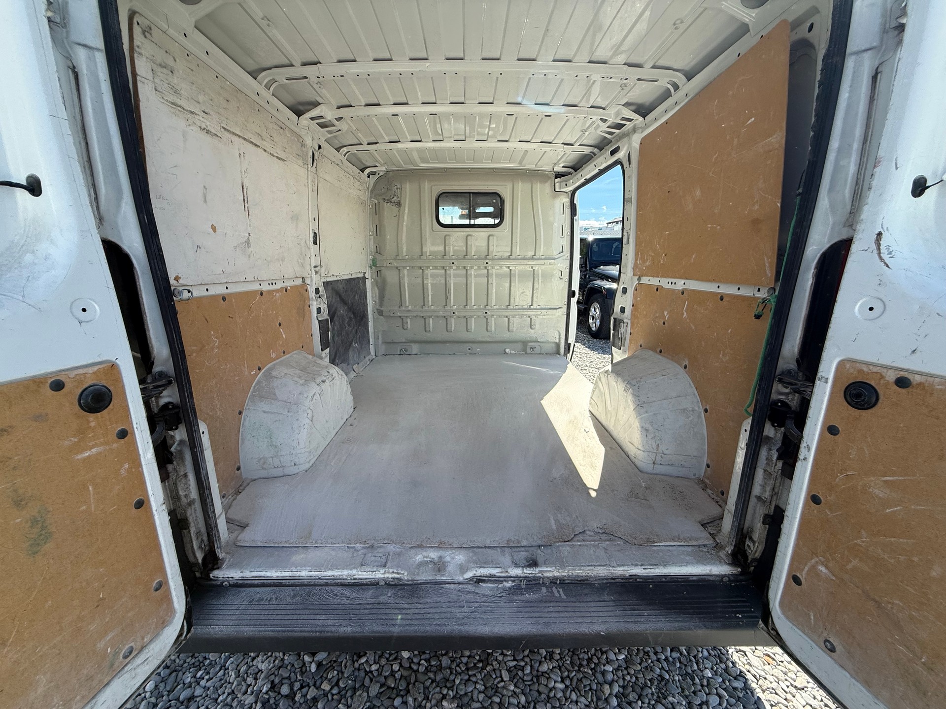 PEUGEOT Boxer 2.0 HDI 330 Active L1H1-image-10