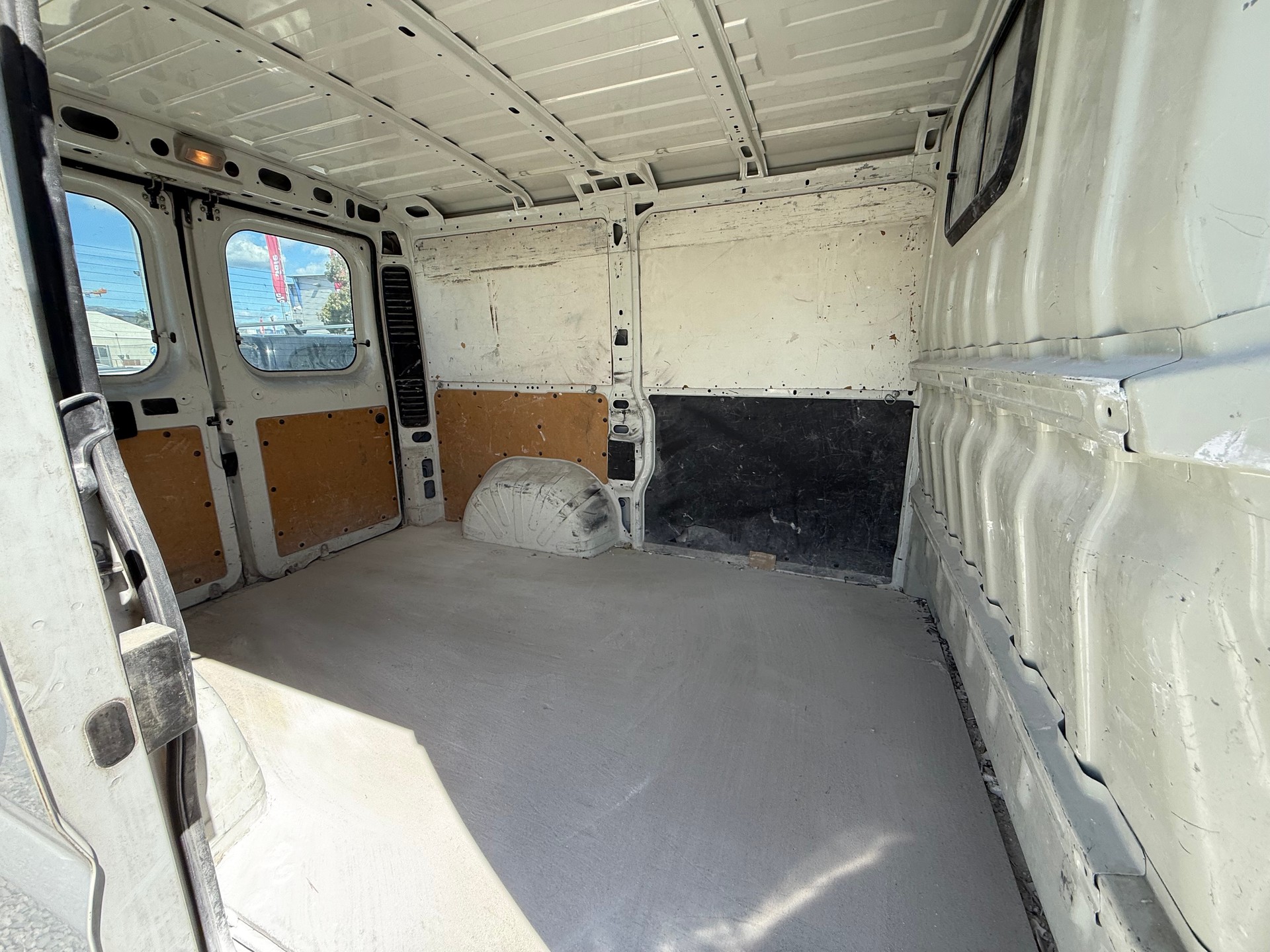 PEUGEOT Boxer 2.0 HDI 330 Active L1H1-image-9