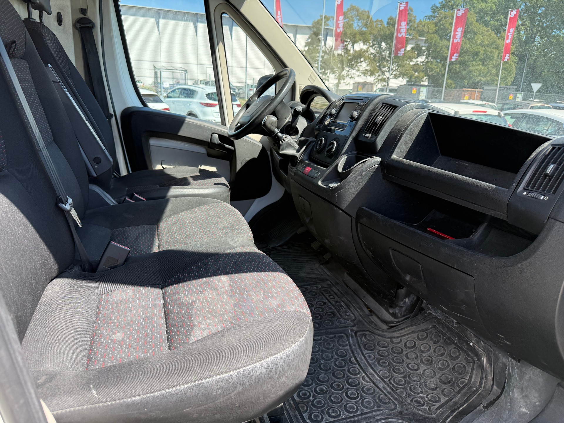 PEUGEOT Boxer 2.0 HDI 330 Active L1H1-image-7
