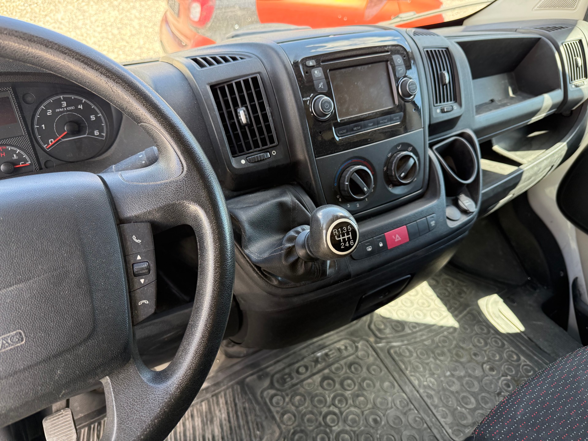 PEUGEOT Boxer 2.0 HDI 330 Active L1H1-image-8