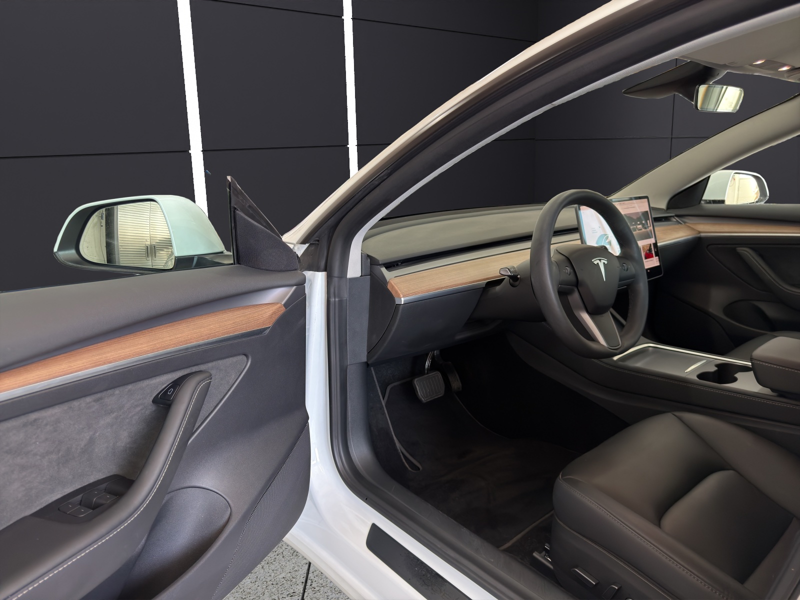 TESLA Model 3 Long Range Dual Motor AWD-image-8