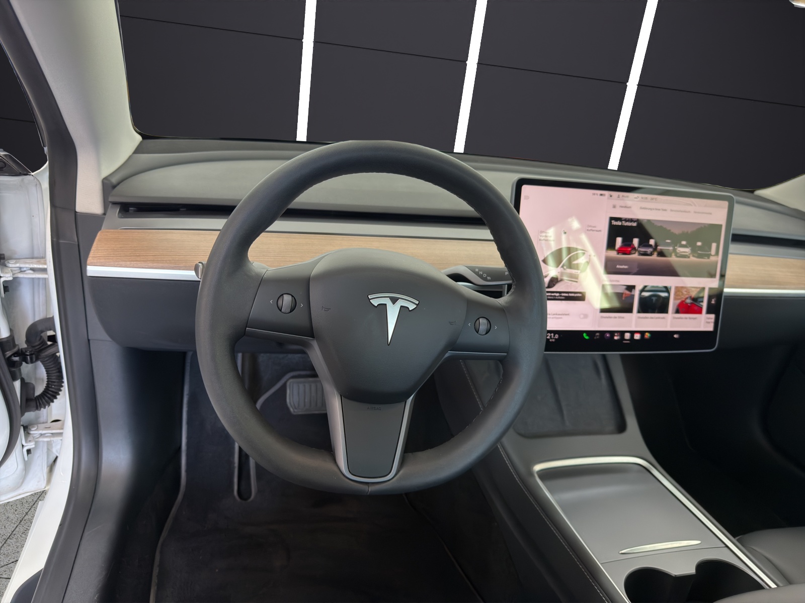 TESLA Model 3 Long Range Dual Motor AWD-image-12