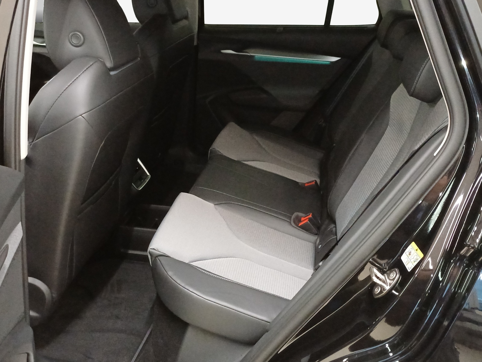 SKODA Enyaq 85x Dynamic 4x4-image-11