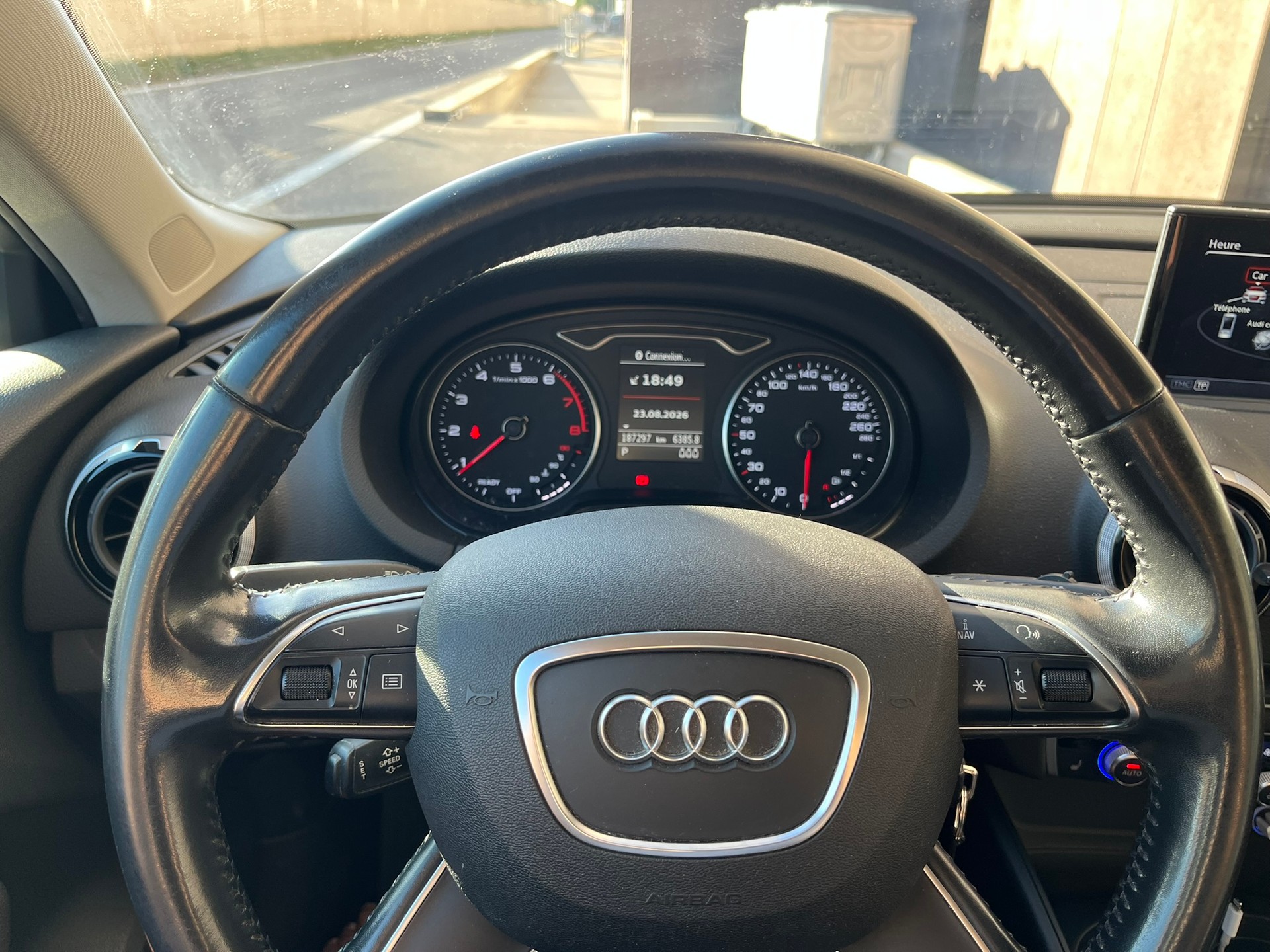 AUDI AUDI A3 Sportback 1.8 TFSI Attraction quattro S-tronic-image-3