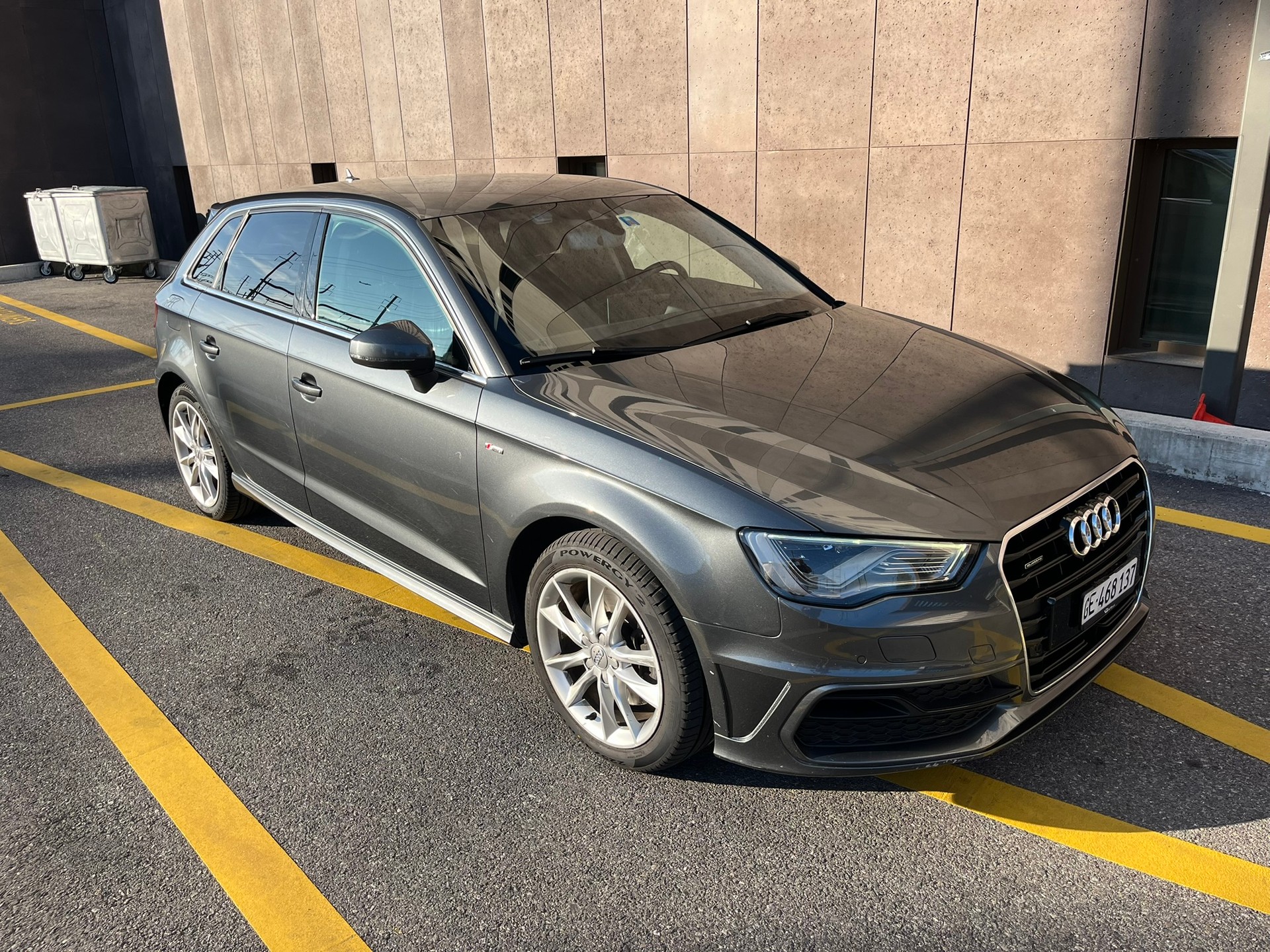 AUDI AUDI A3 Sportback 1.8 TFSI Attraction quattro S-tronic-image-2