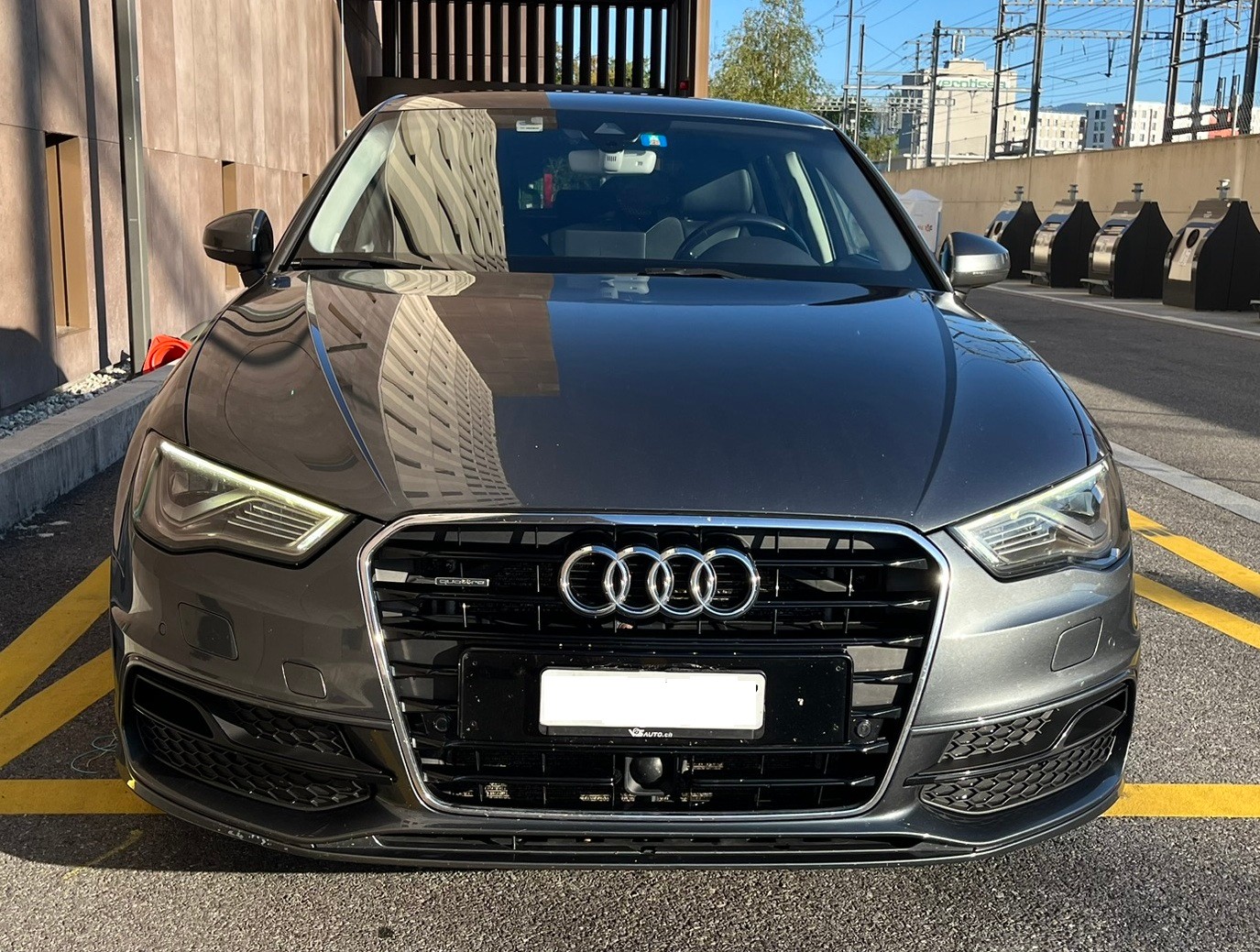 AUDI AUDI A3 Sportback 1.8 TFSI Attraction quattro S-tronic-image-0