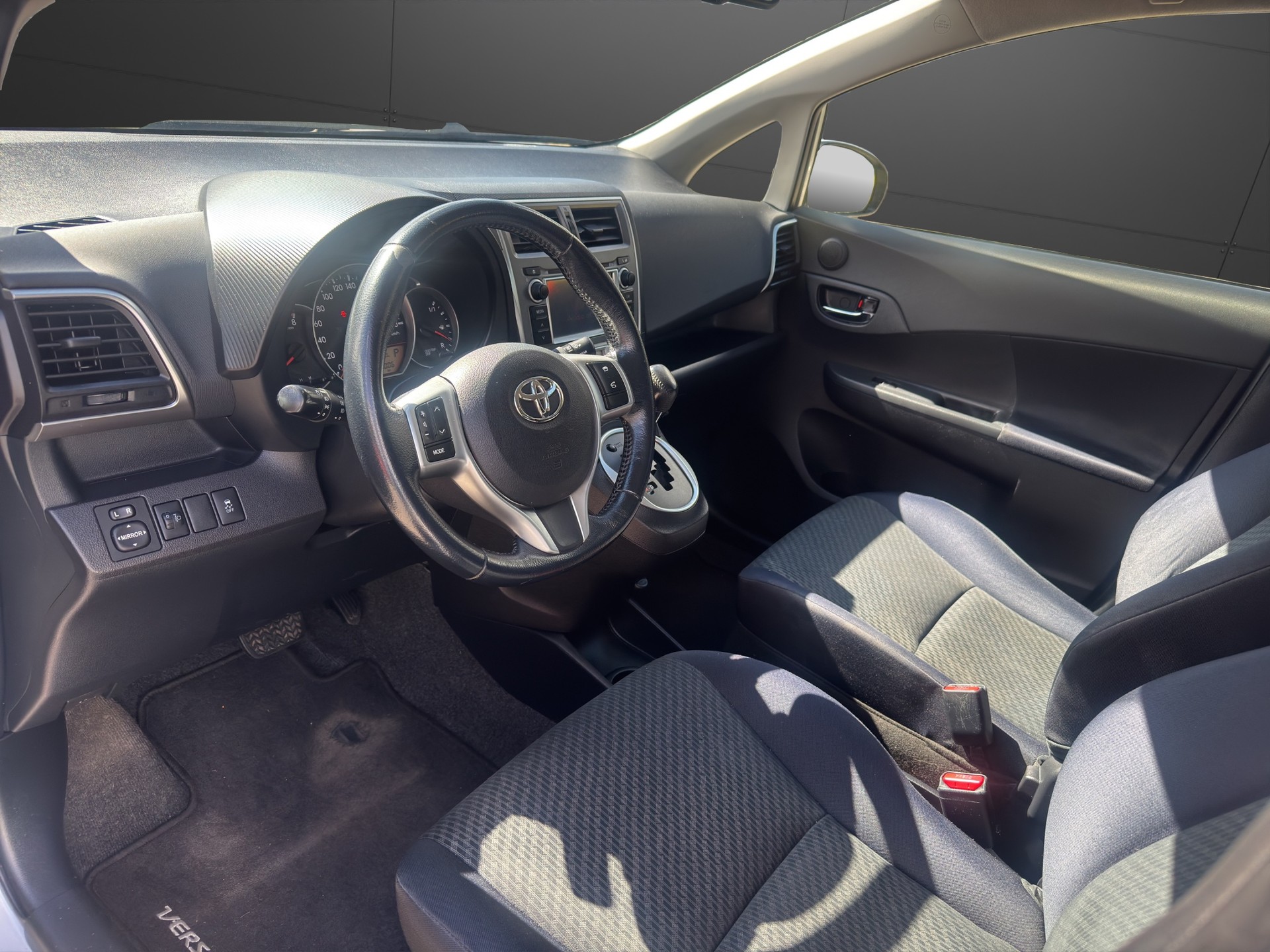 TOYOTA Verso-S 1.33 Linea Luna Multidrive S-image-9