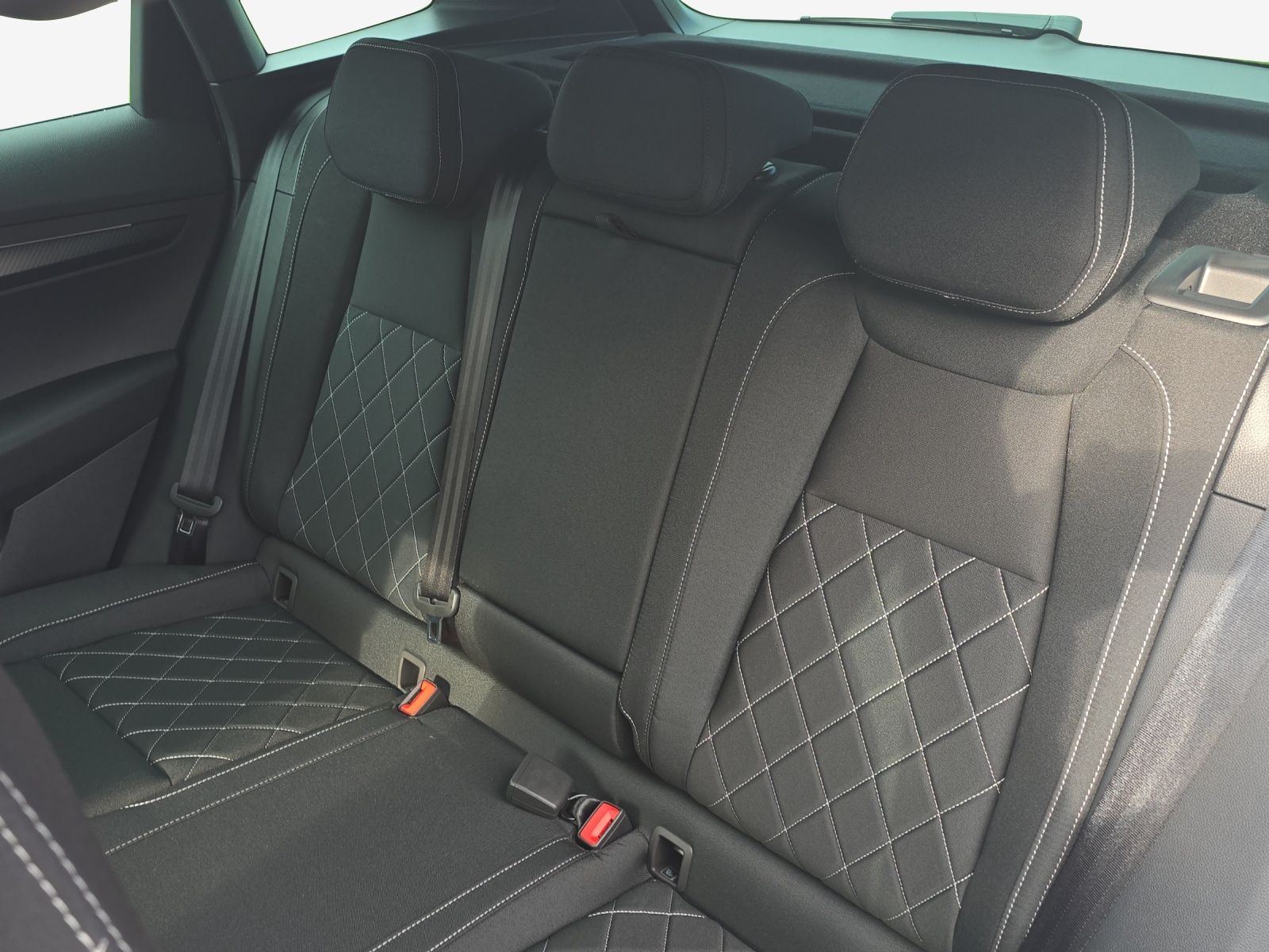 SKODA Karoq 2.0 TSI SportLine 4x4 DSG-image-11