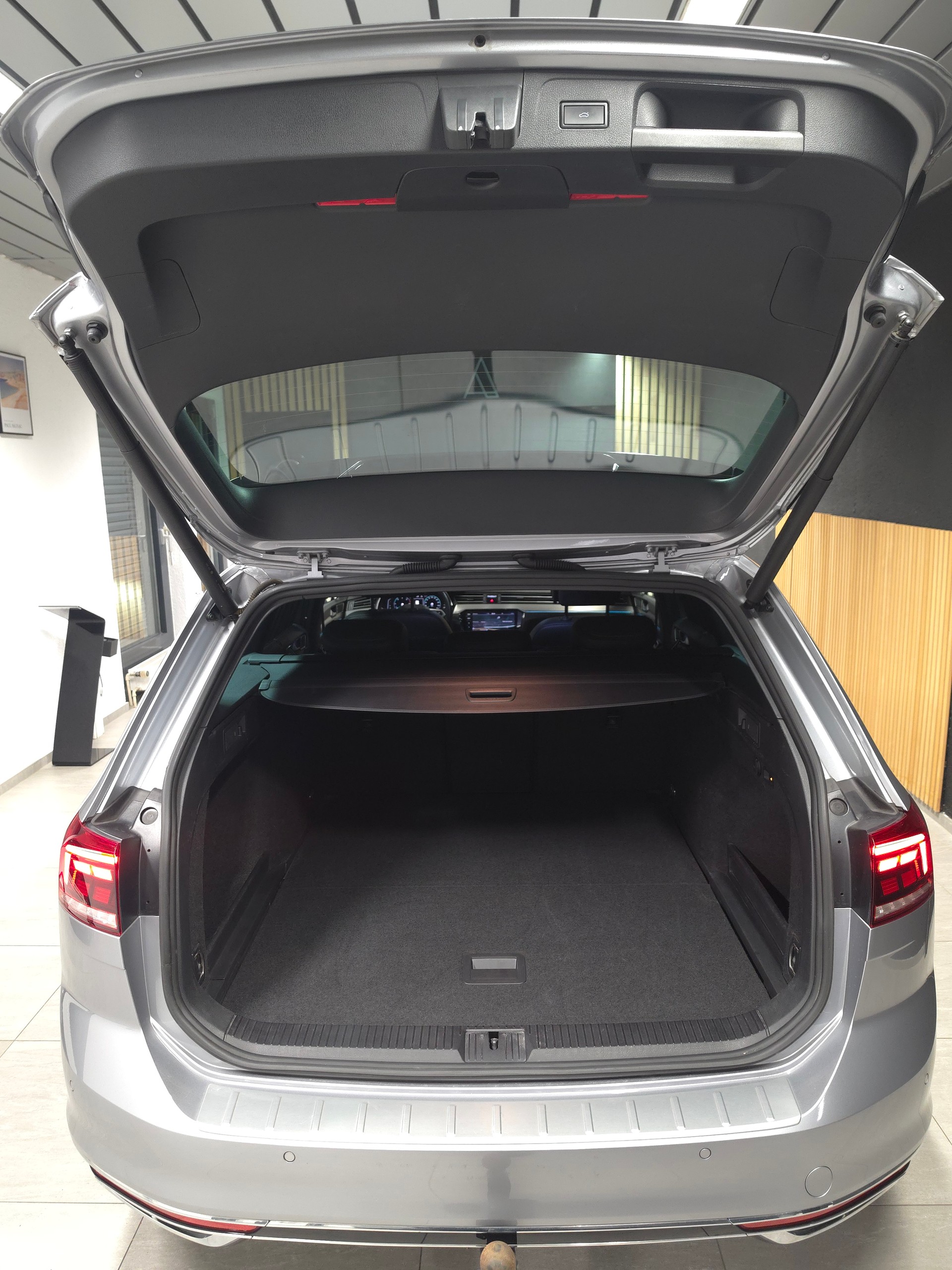 VW Passat 2.0 TDI BMt 75 Edition 4Motion DSG-image-4