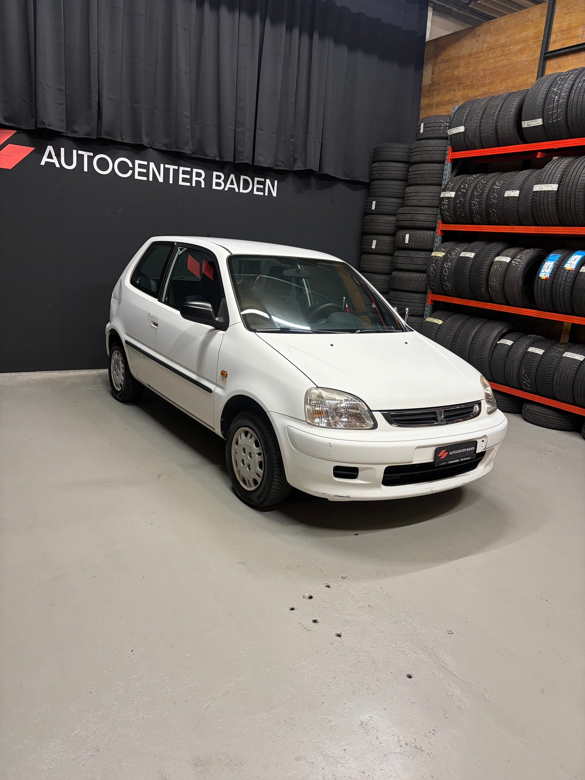 HONDA Logo 1.3i Super Joker-showroom-element-1