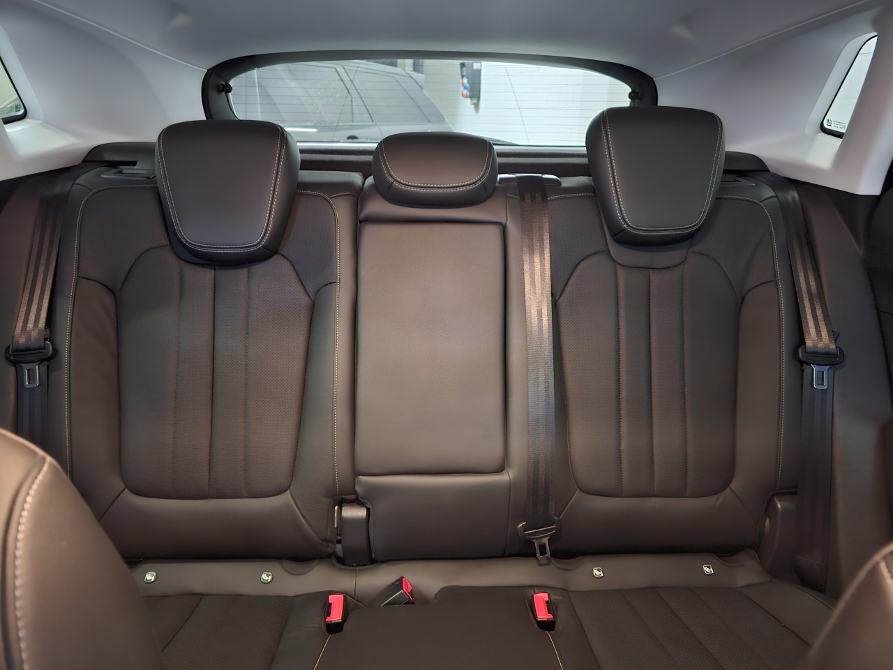 OPEL Grandland X 1.6 Hybrid4 Ultimate Automatik-image-9