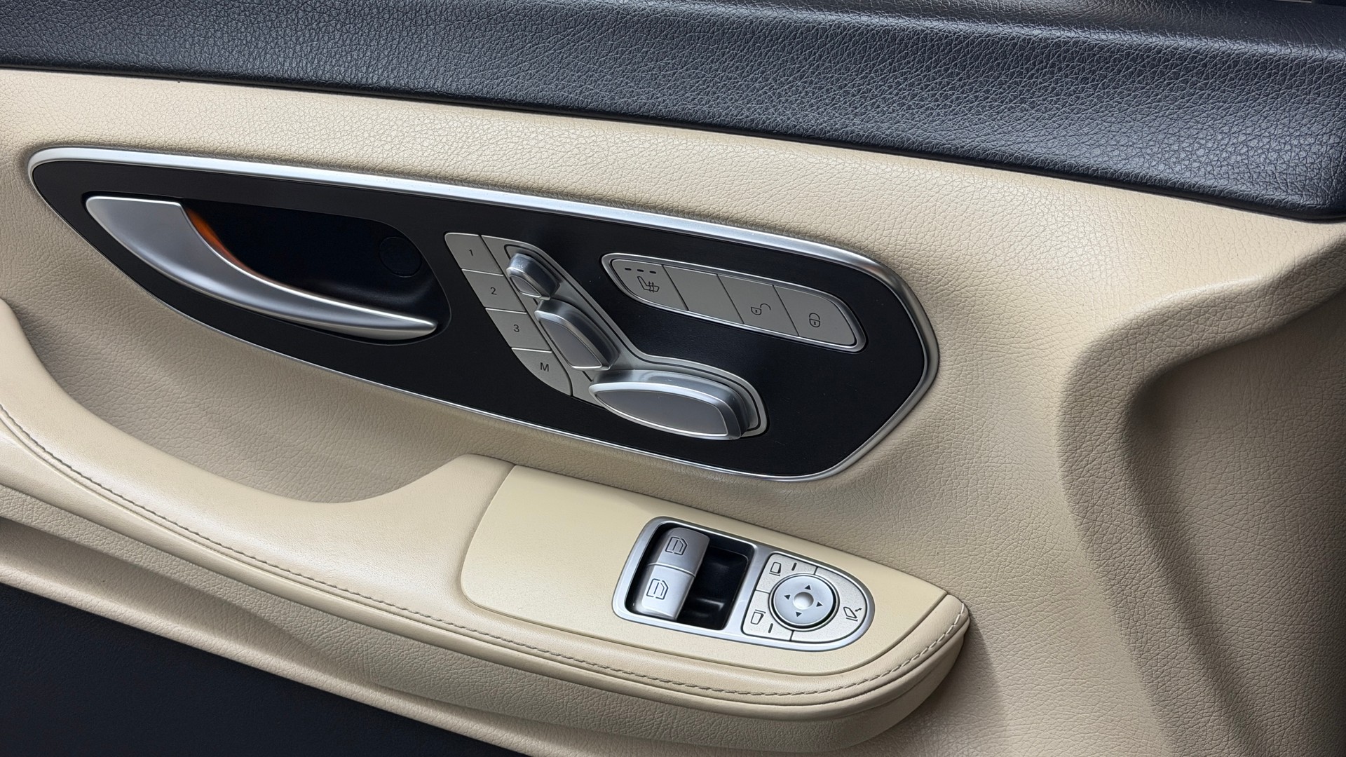 MERCEDES-BENZ V 250 d Swiss Edition lang 7G-Tronic-image-17
