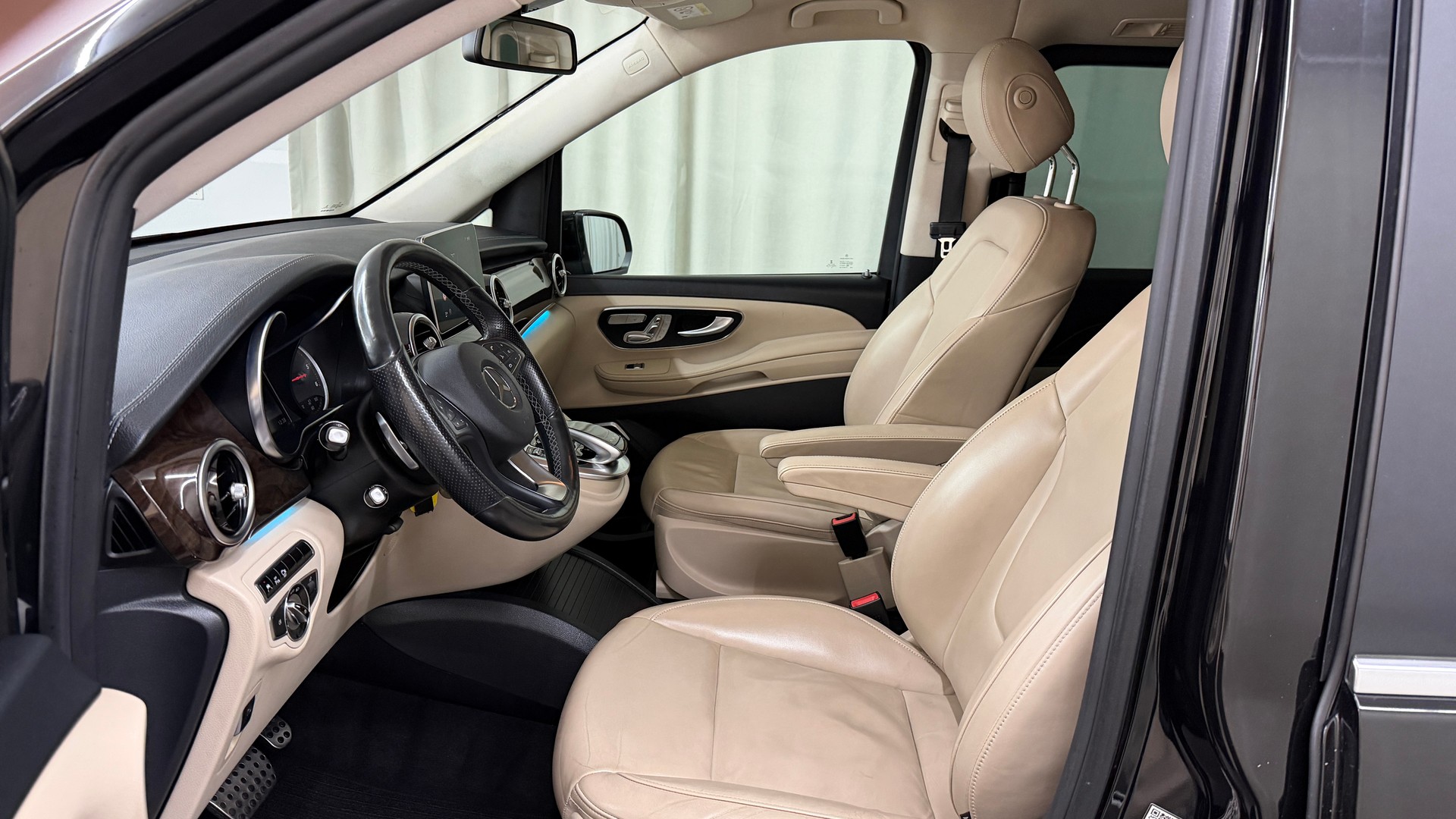 MERCEDES-BENZ V 250 d Swiss Edition lang 7G-Tronic-image-6