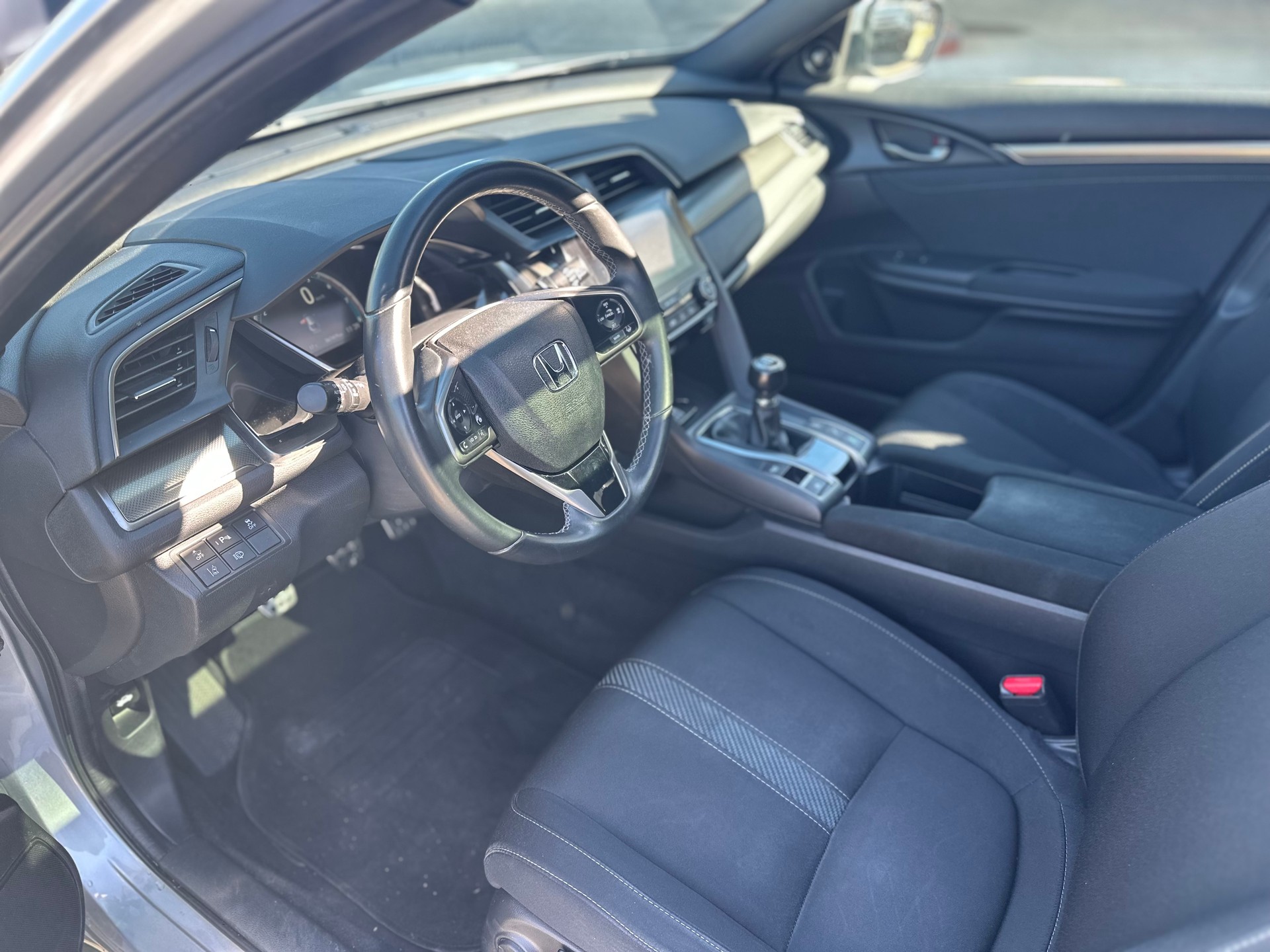 HONDA Civic 1.0 VTEC Executive-image-11