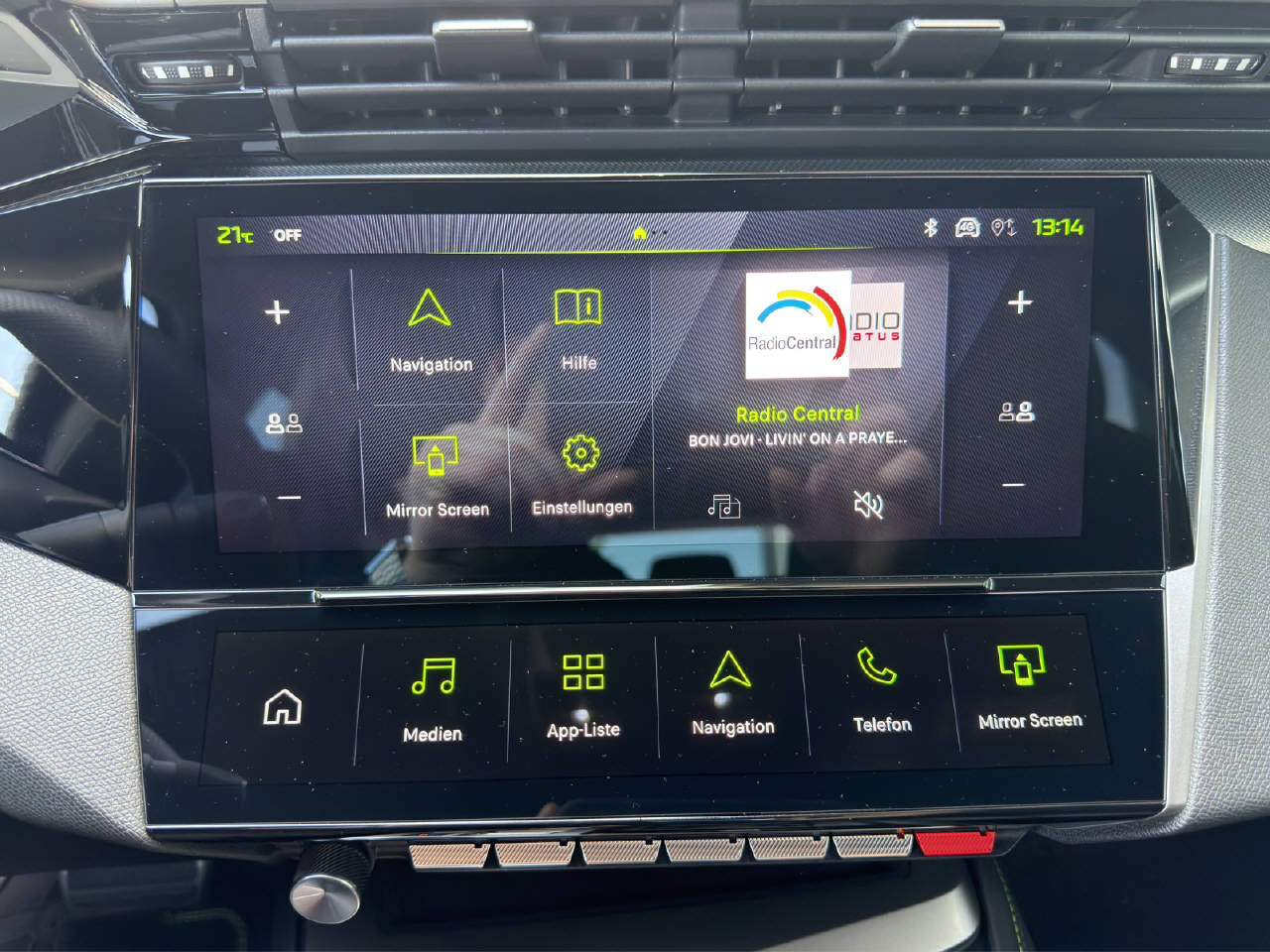 PEUGEOT 308 1.2 Hybrid GT-image-6