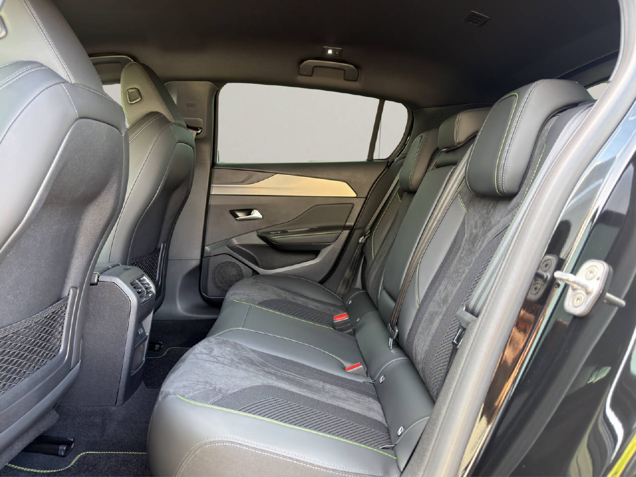 PEUGEOT 308 1.2 Hybrid GT-image-9