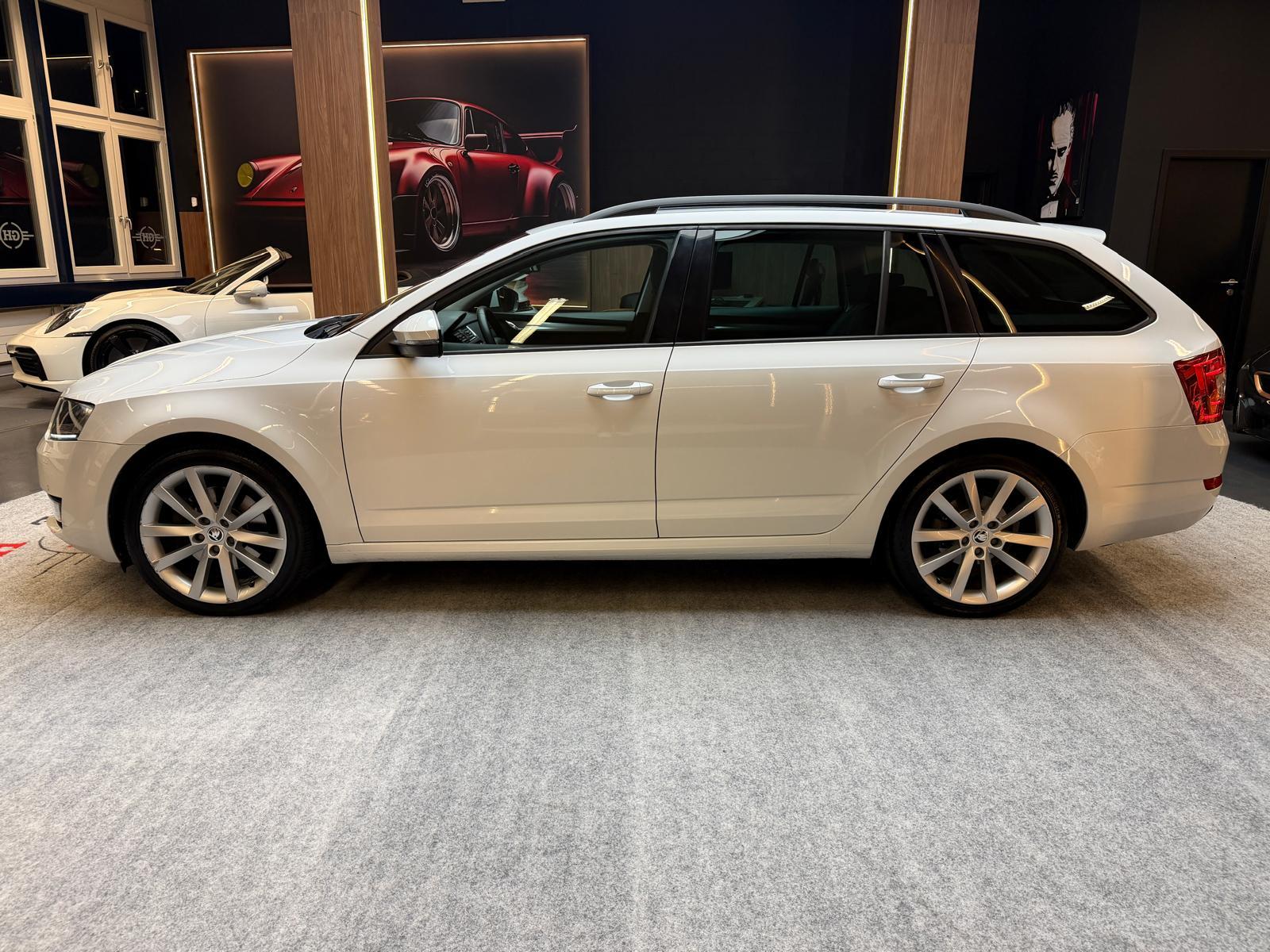 SKODA Octavia Combi 1.8 TSI Ambition DSG-image-3