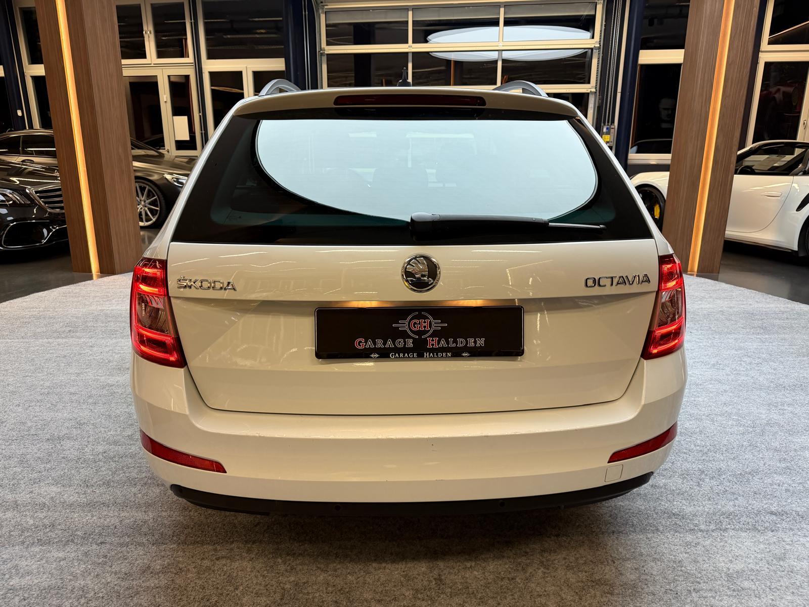 SKODA Octavia Combi 1.8 TSI Ambition DSG-image-5
