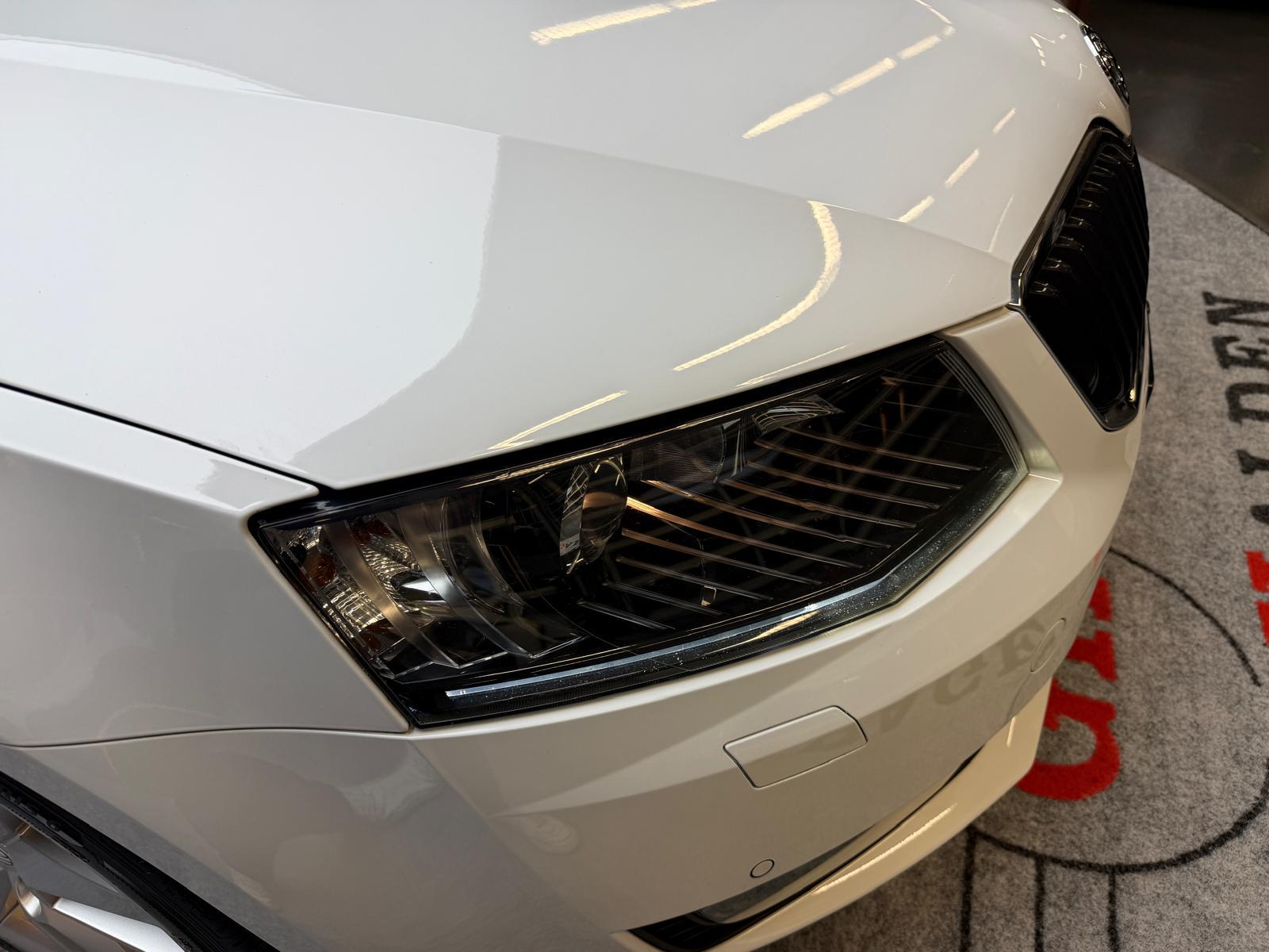 SKODA Octavia Combi 1.8 TSI Ambition DSG-image-9