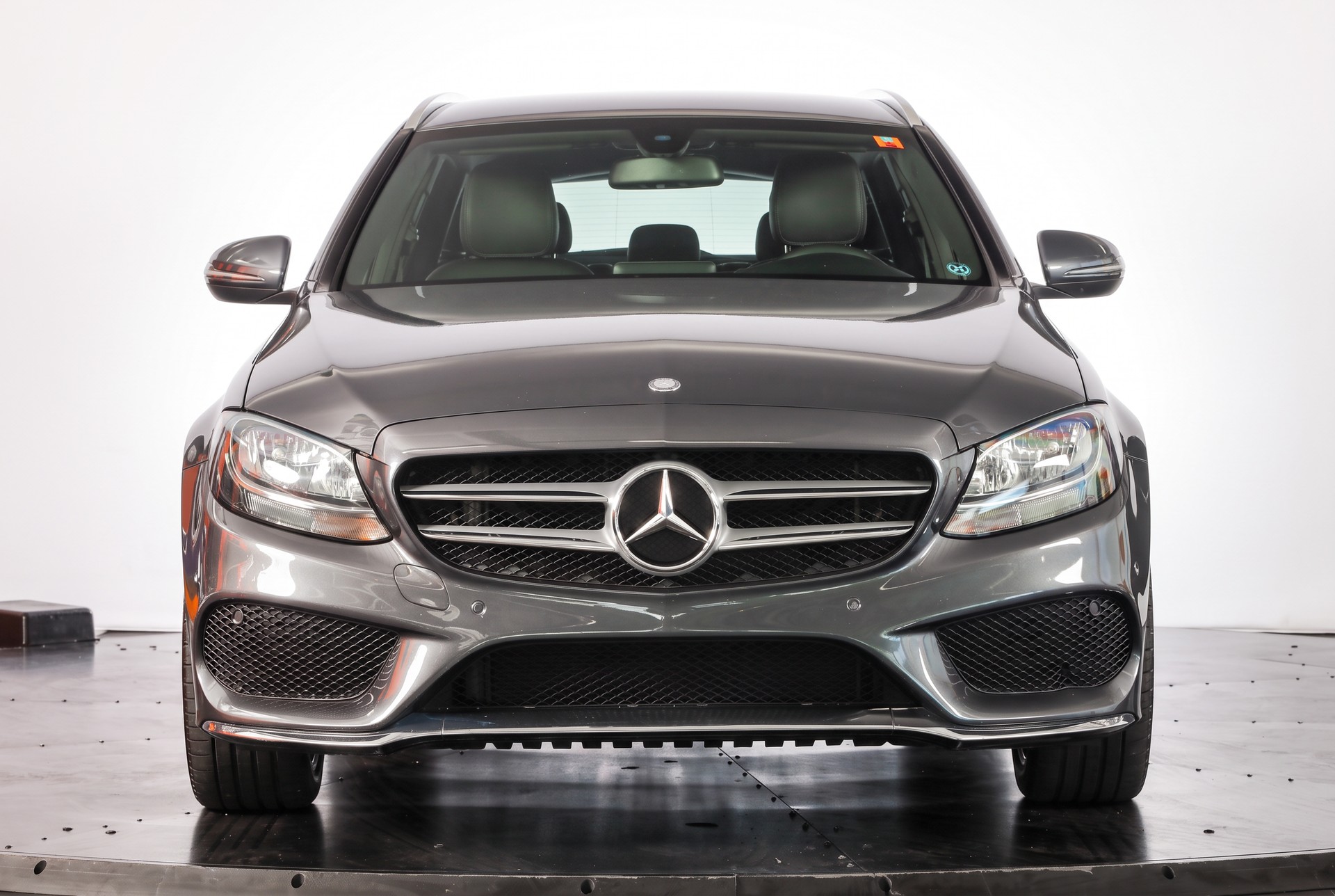 MERCEDES-BENZ C 200 AMG Line 7G-Tronic 2 jeux de roues / Sièges chauffants / Hayon électrique-image-1