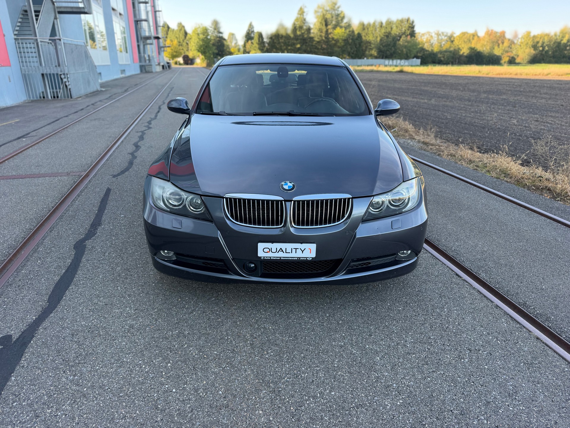 BMW 325xi Touring-image-1