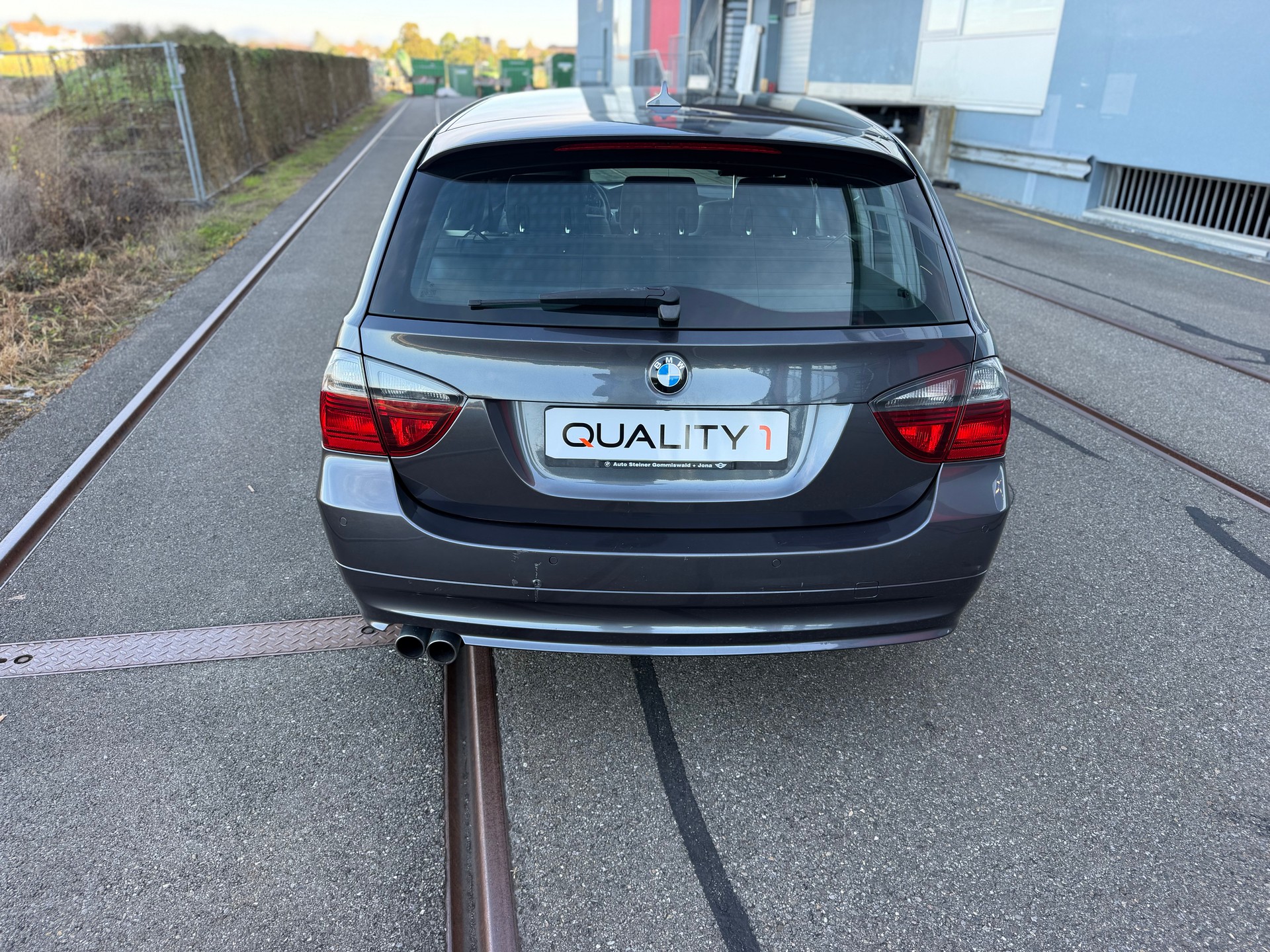 BMW 325xi Touring-image-5