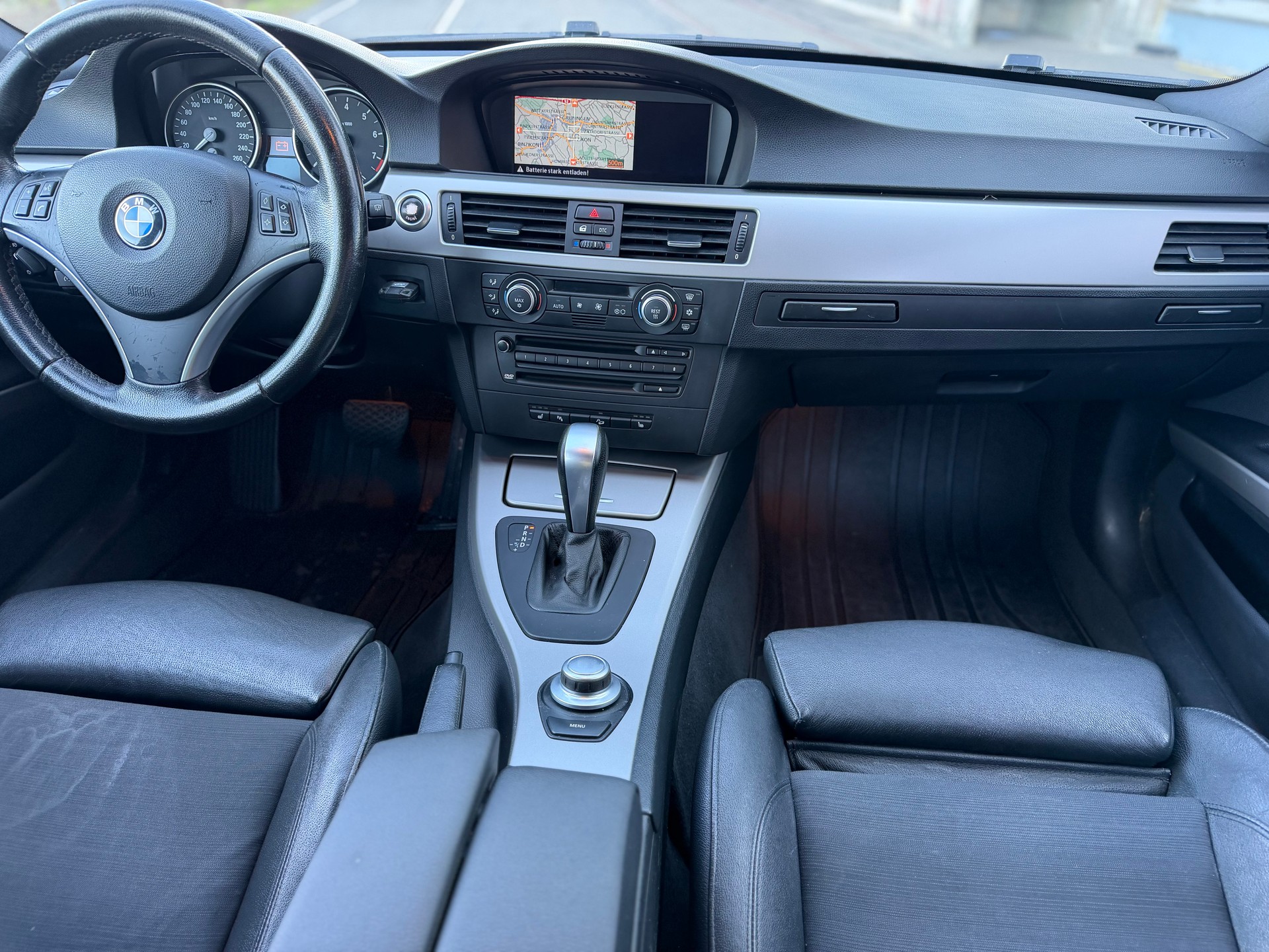 BMW 325xi Touring-image-10