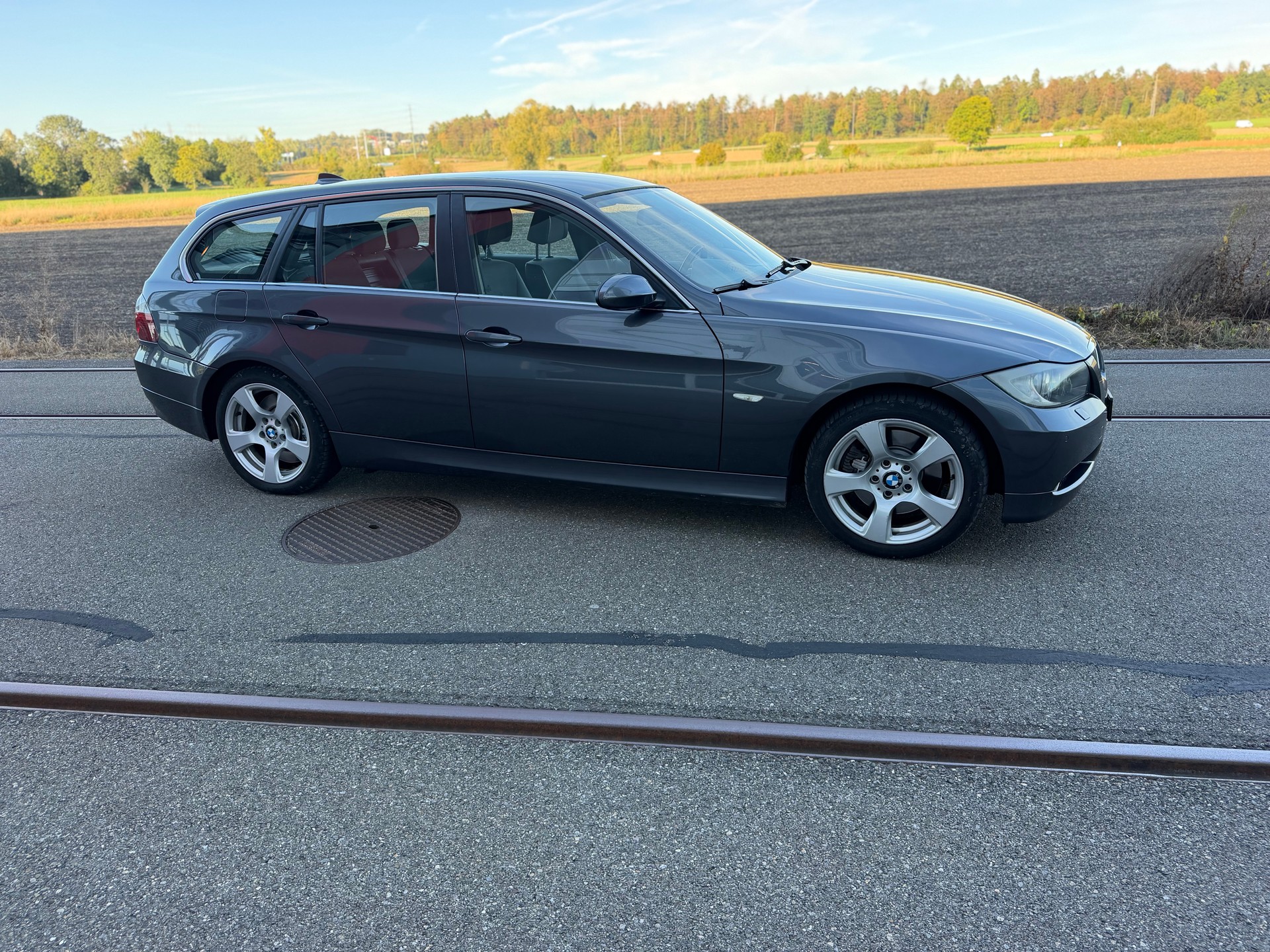 BMW 325xi Touring-image-3
