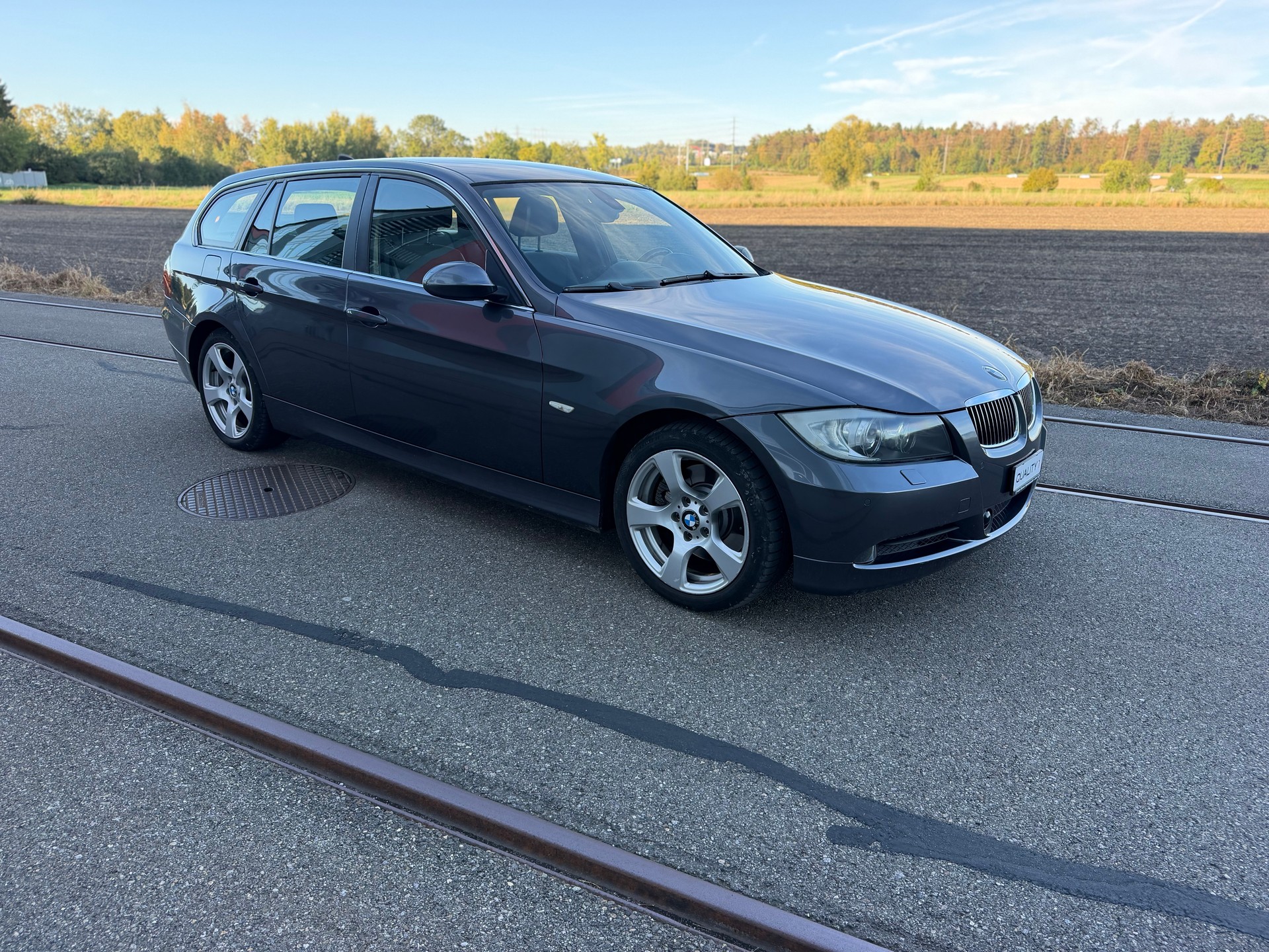 BMW 325xi Touring-image-2