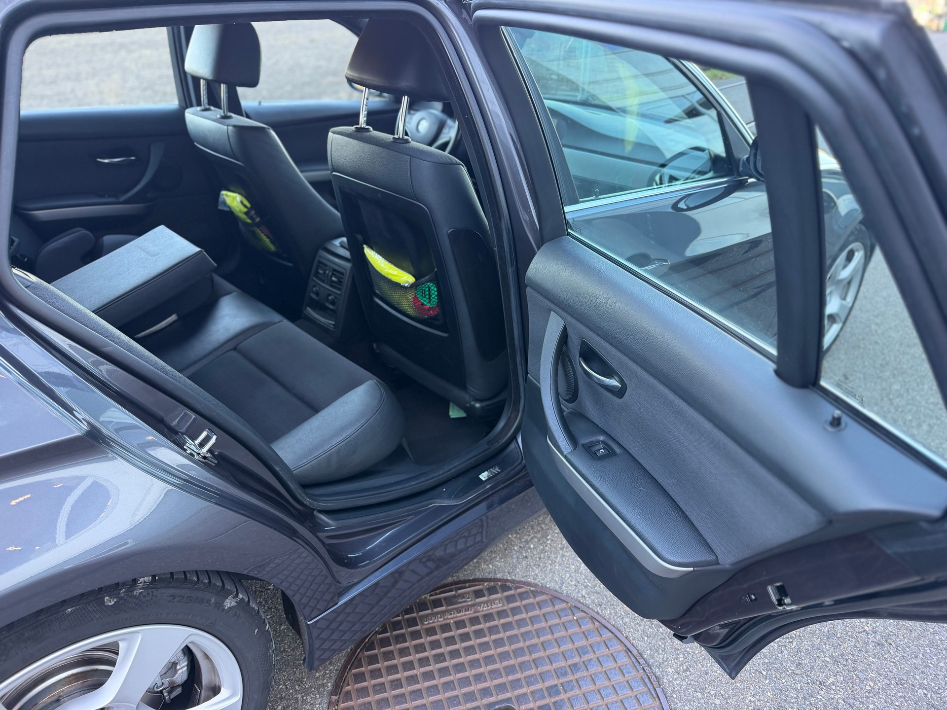BMW 325xi Touring-image-9
