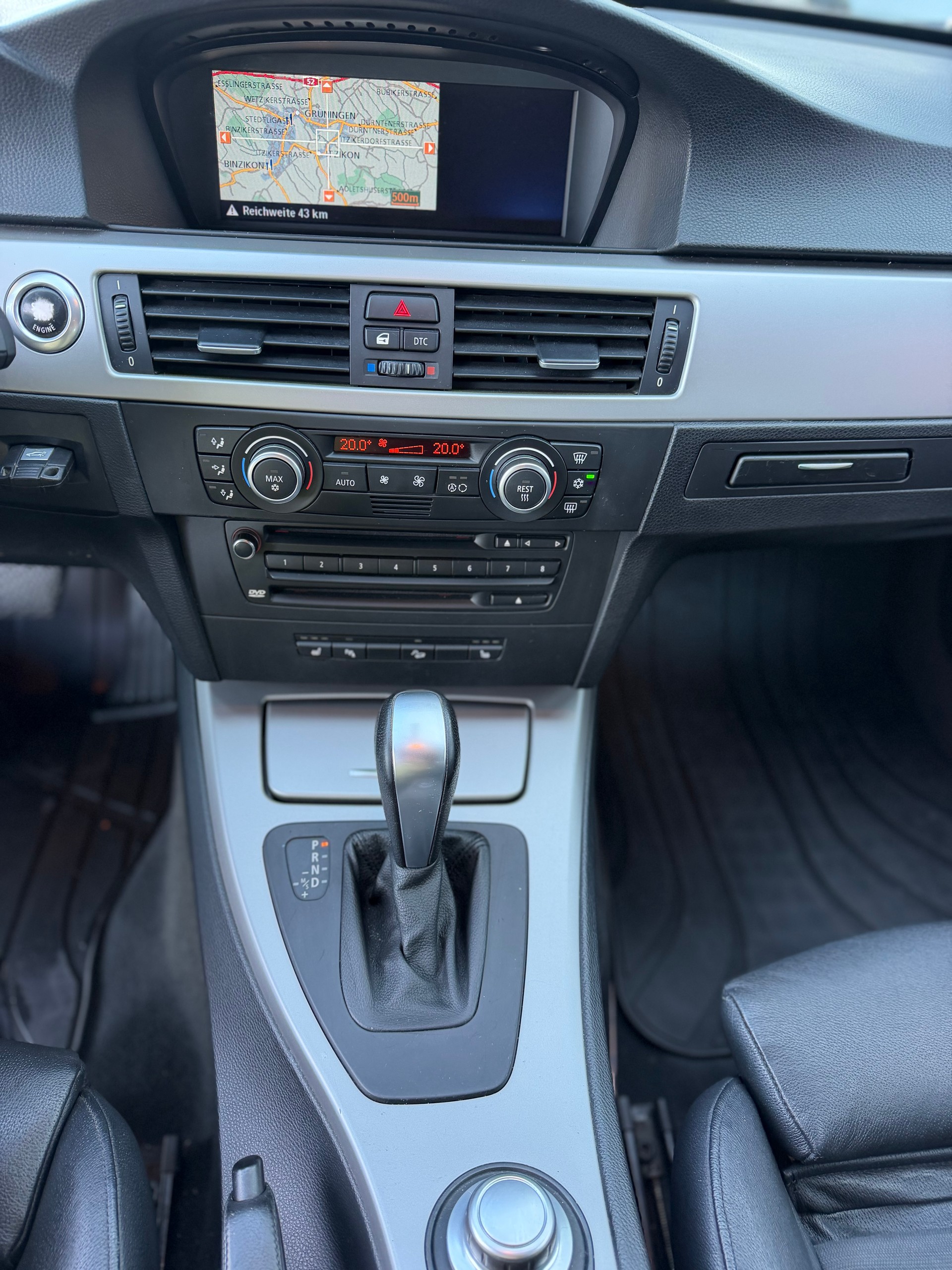 BMW 325xi Touring-image-15