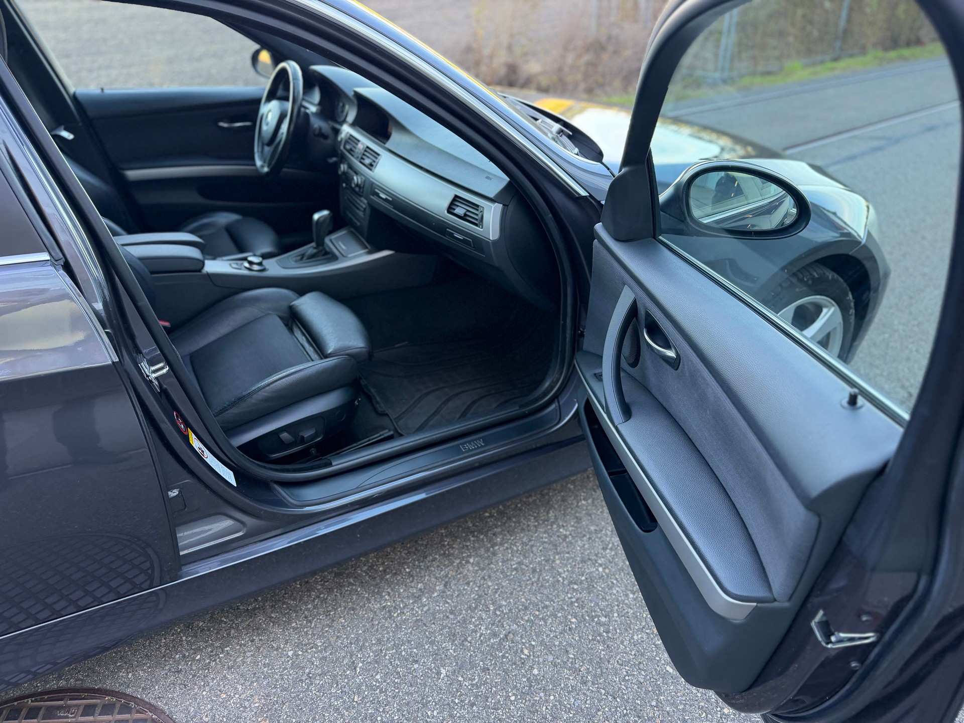 BMW 325xi Touring-image-11