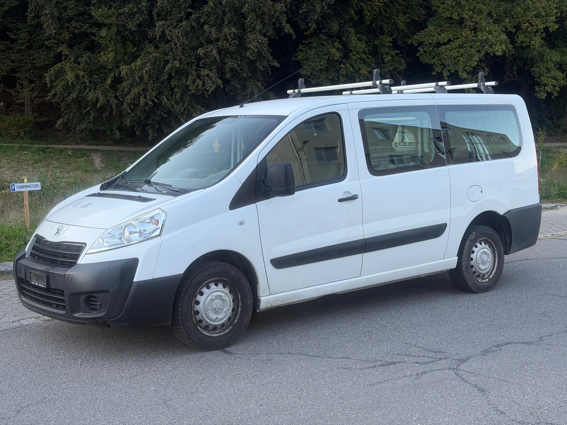 PEUGEOT Expert 2.0 HDi 229 L2H1-image-1