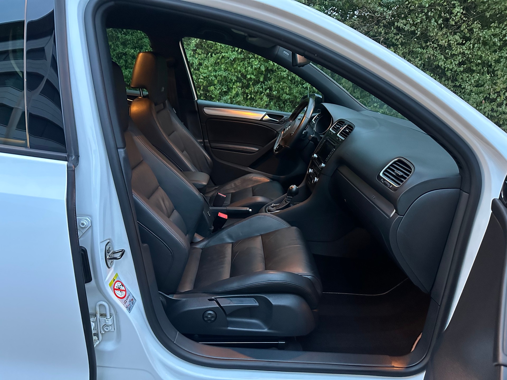 VW Golf 2.0 TSI R 4Motion DSG-image-4