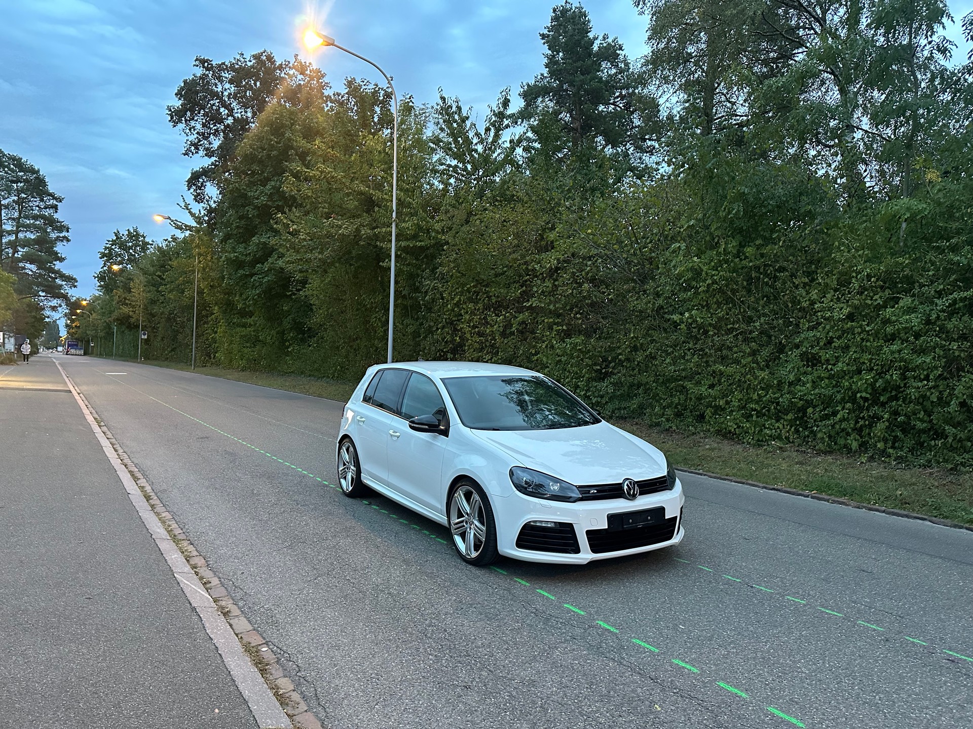 VW Golf 2.0 TSI R 4Motion DSG-image-1