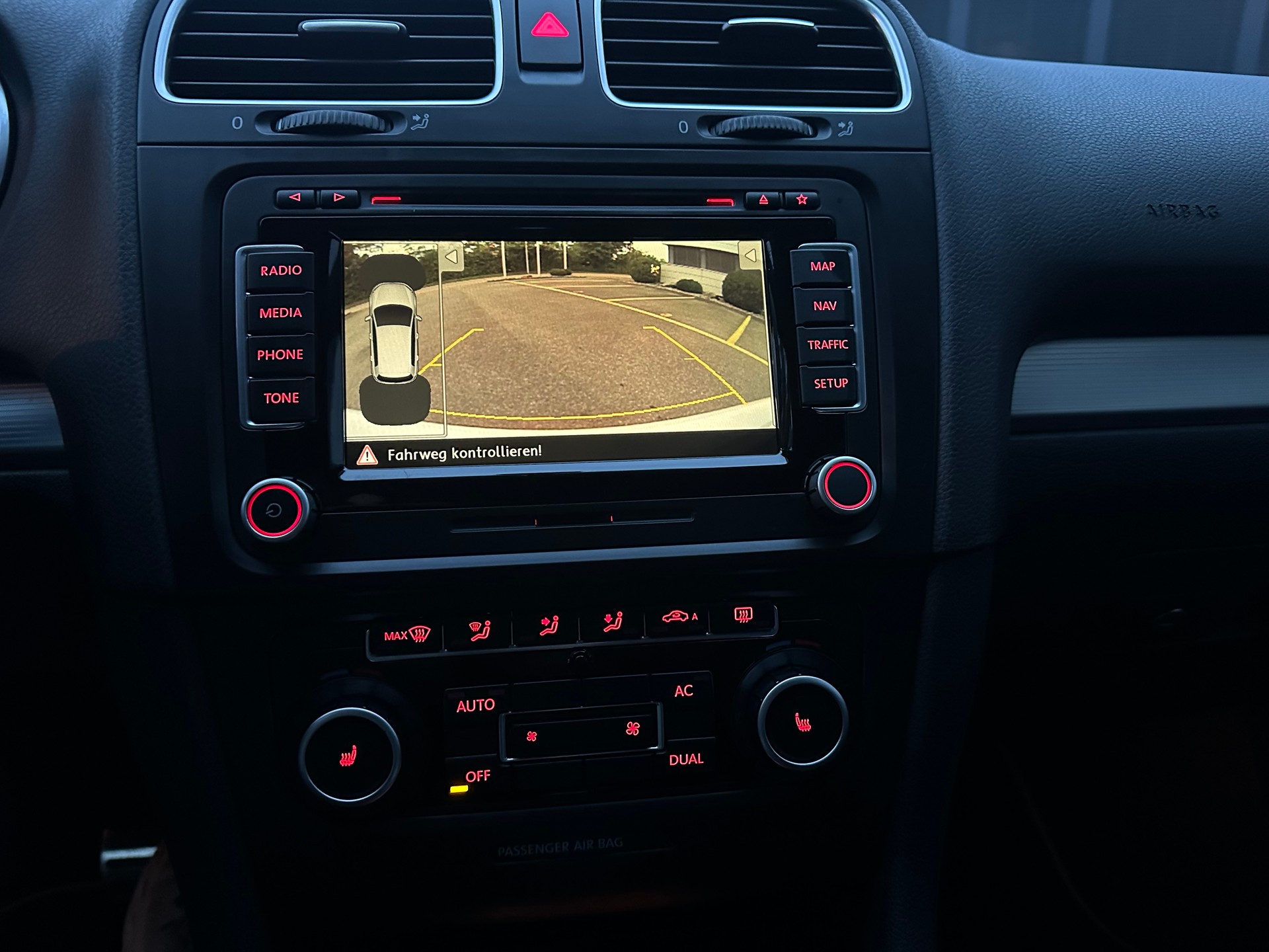 VW Golf 2.0 TSI R 4Motion DSG-image-12