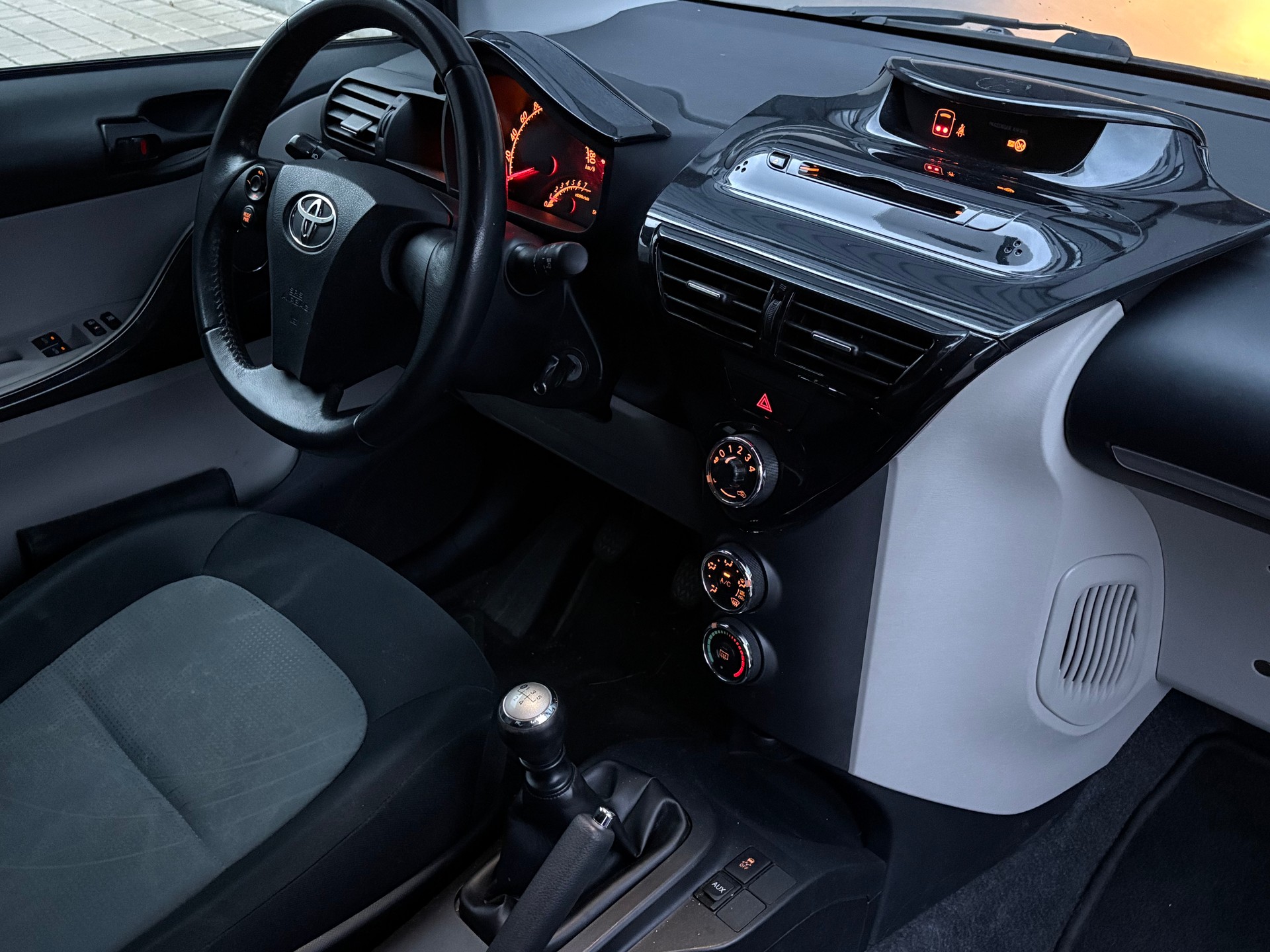 TOYOTA iQ 1.0 VVT-i Sol Frisch ab MFK (neue Kupplung)-image-10