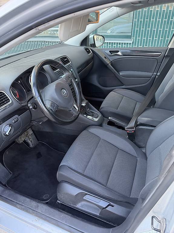 VW Golf Variant 1.6 TDI BMT Comfortline DSG-image-4